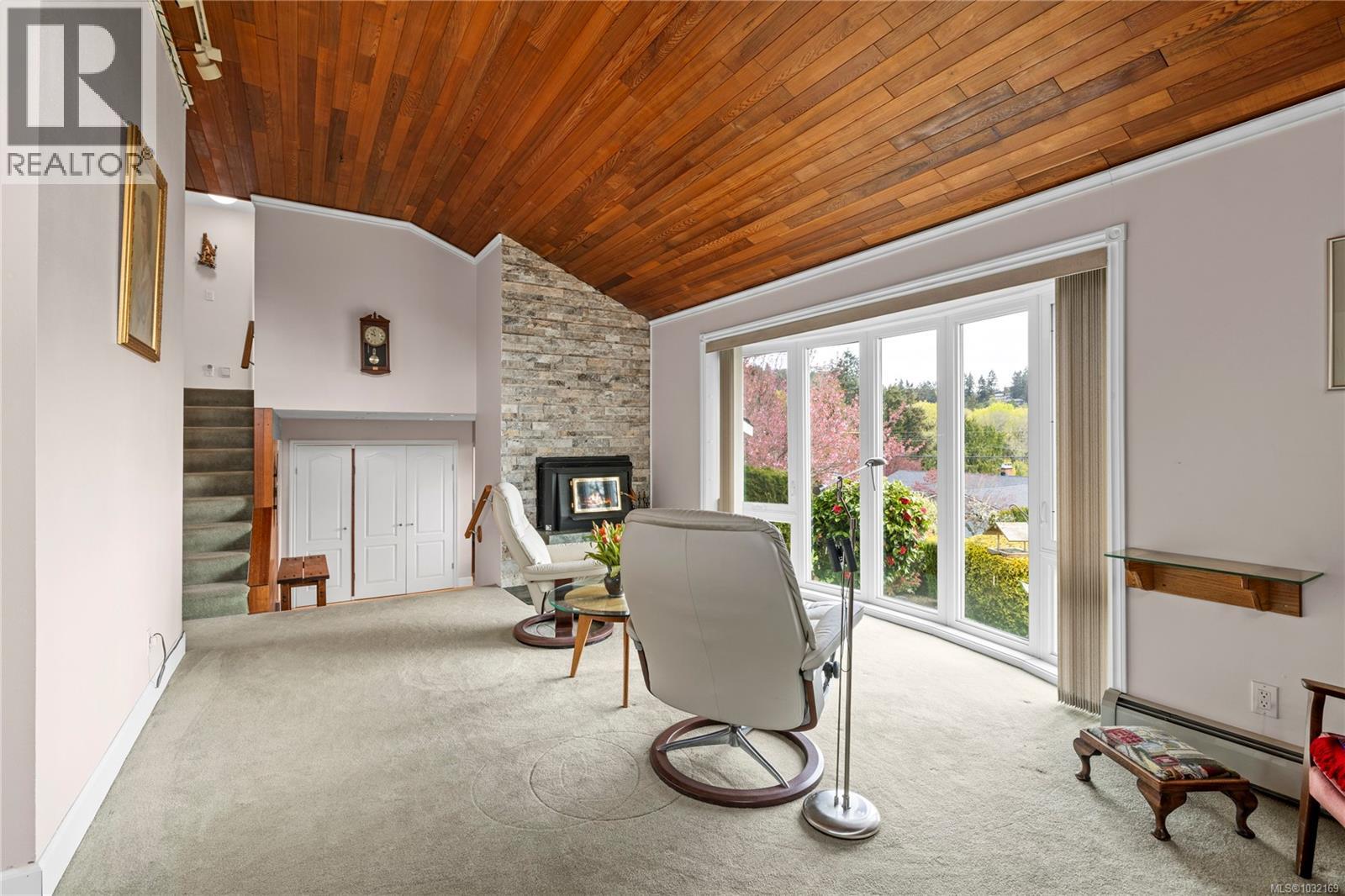 2875 HALIDAY CRES - 7