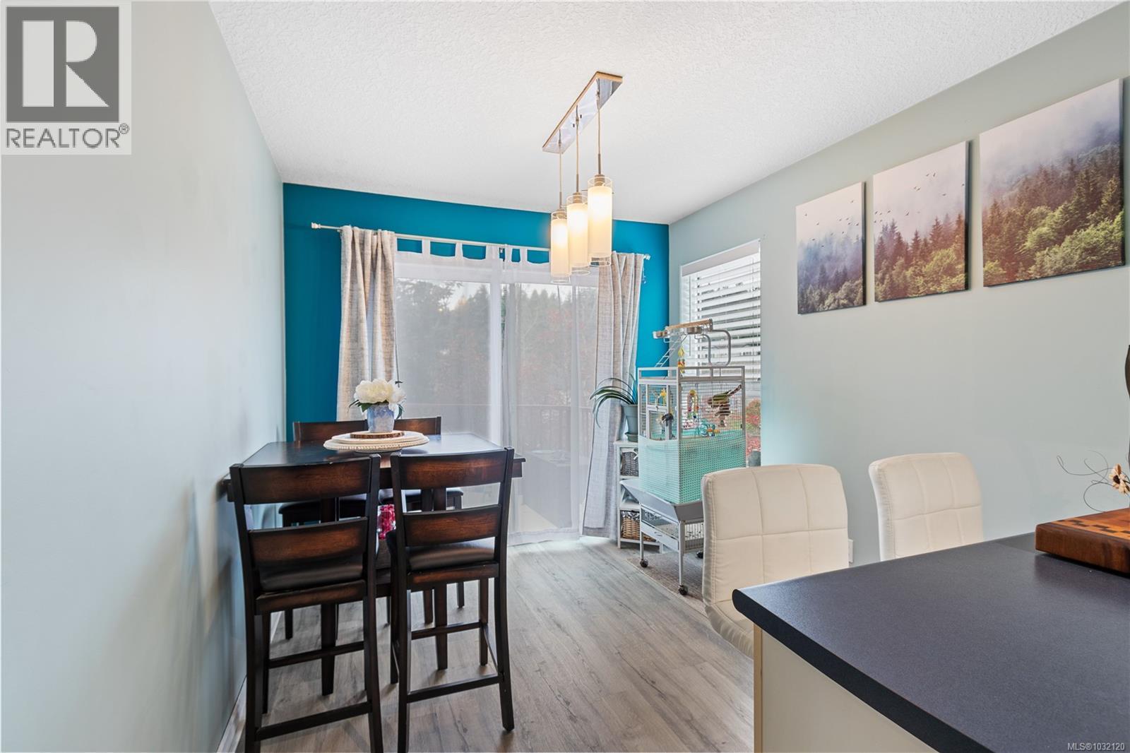 4895 FAIRBROOK CRES - 10