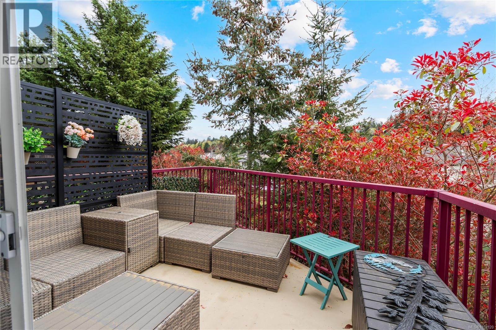 4895 FAIRBROOK CRES - 24