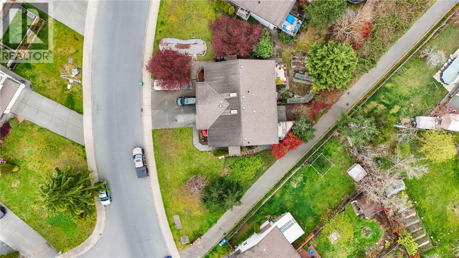 4895 FAIRBROOK CRES - 29