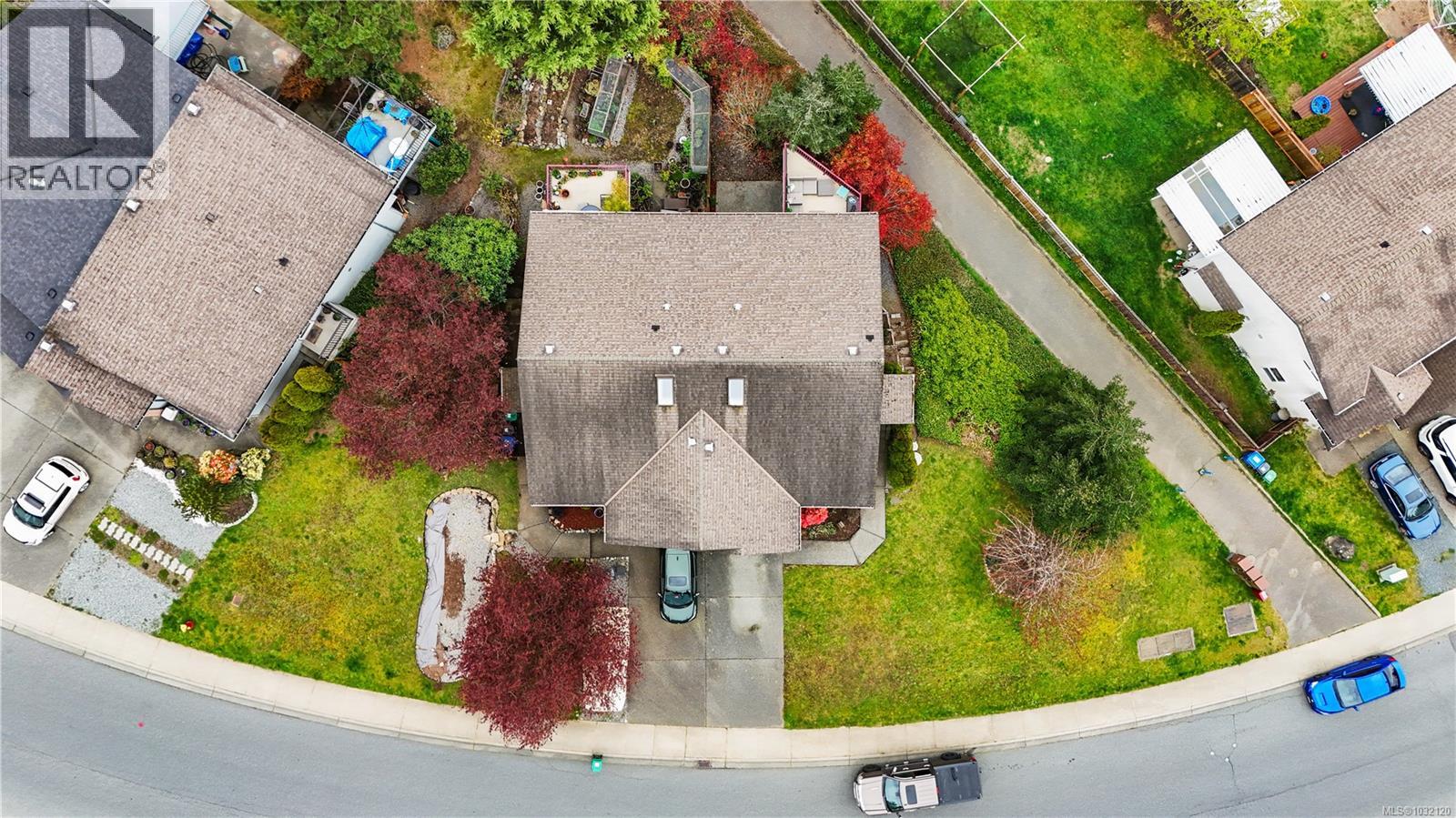 4895 FAIRBROOK CRES - 31