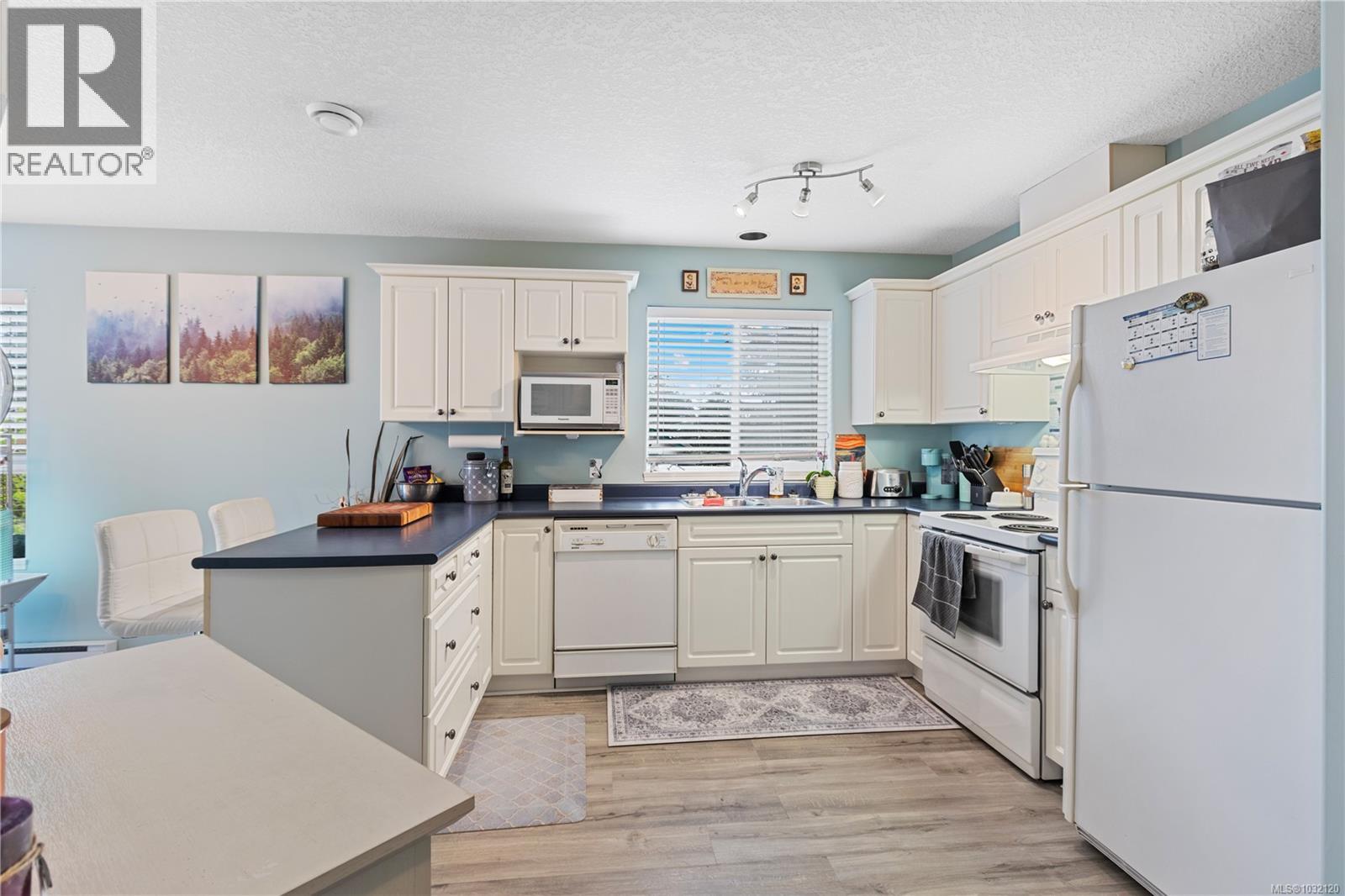 4895 Fairbrook Cres - 7