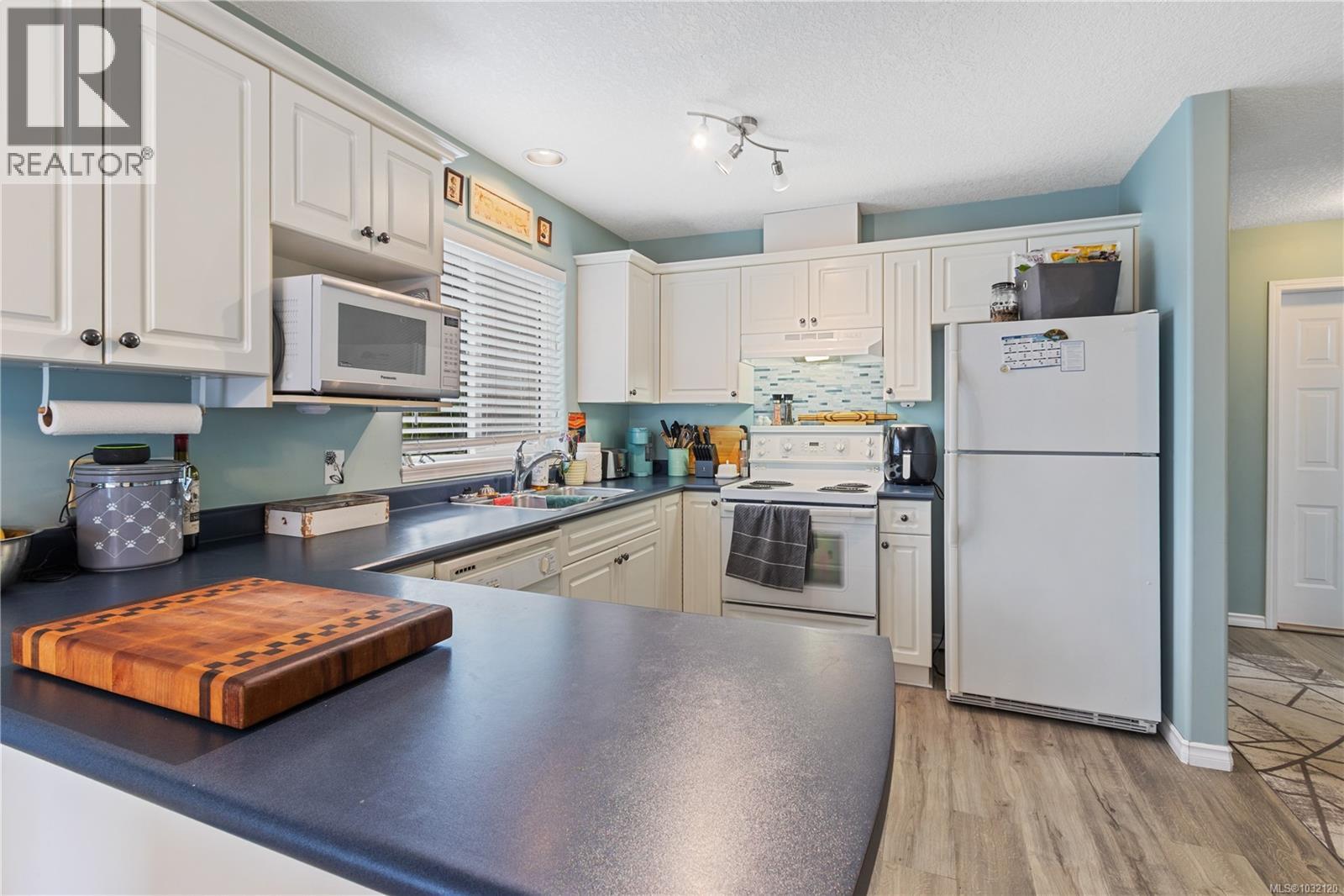 4895 Fairbrook Cres - 8