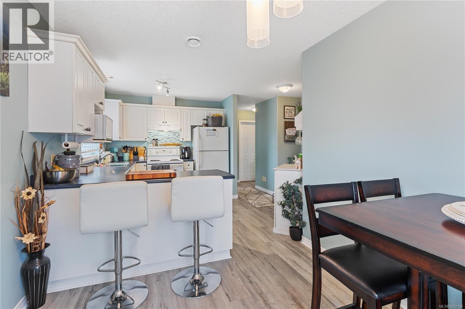 4895 Fairbrook Cres - 9