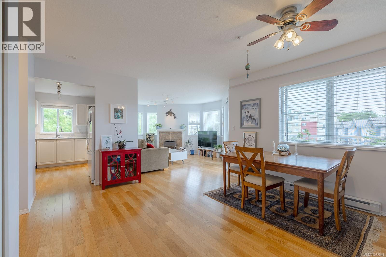 #301 24 PRIDEAUX ST - 14