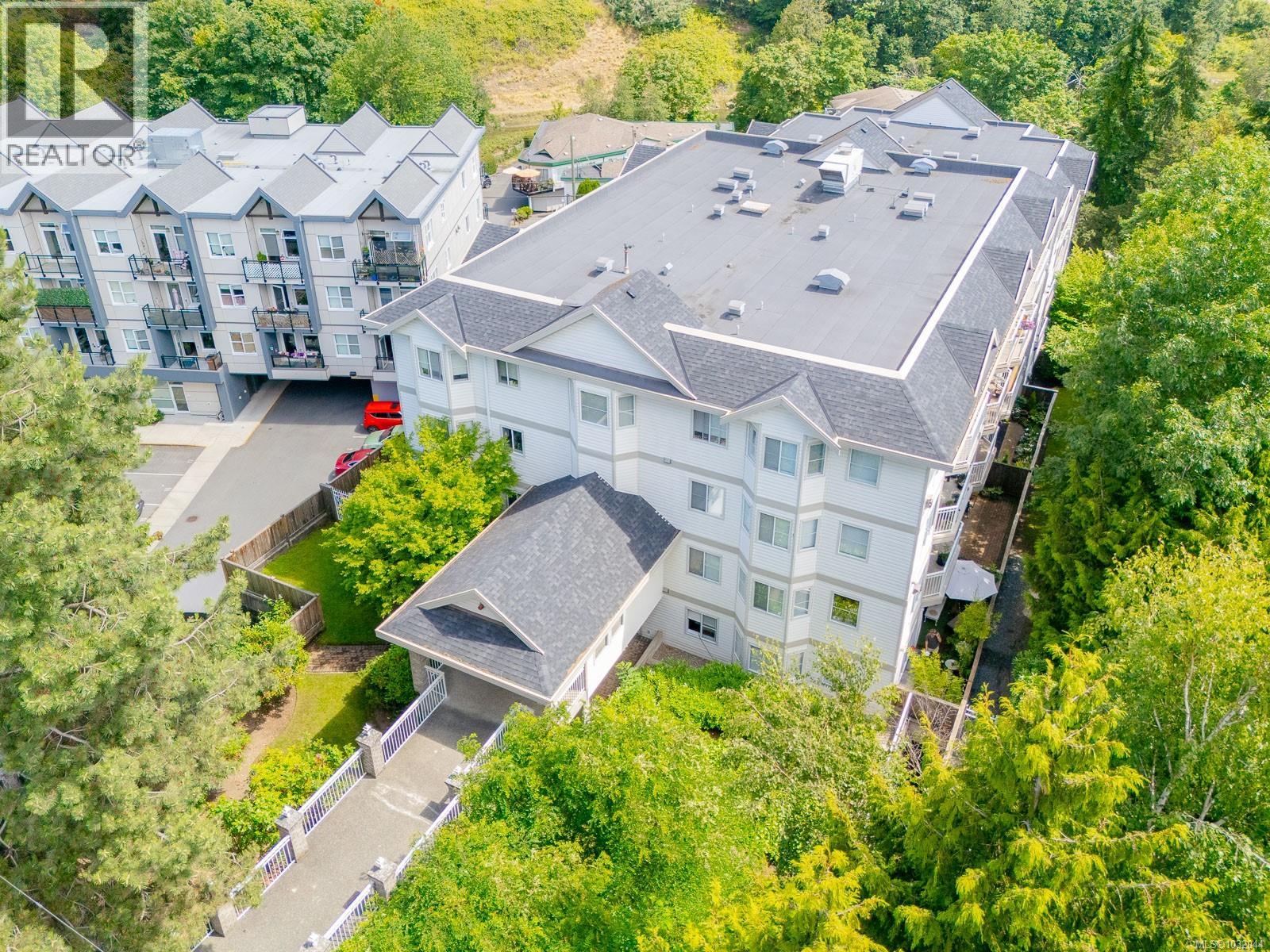 #301 24 PRIDEAUX ST - 33