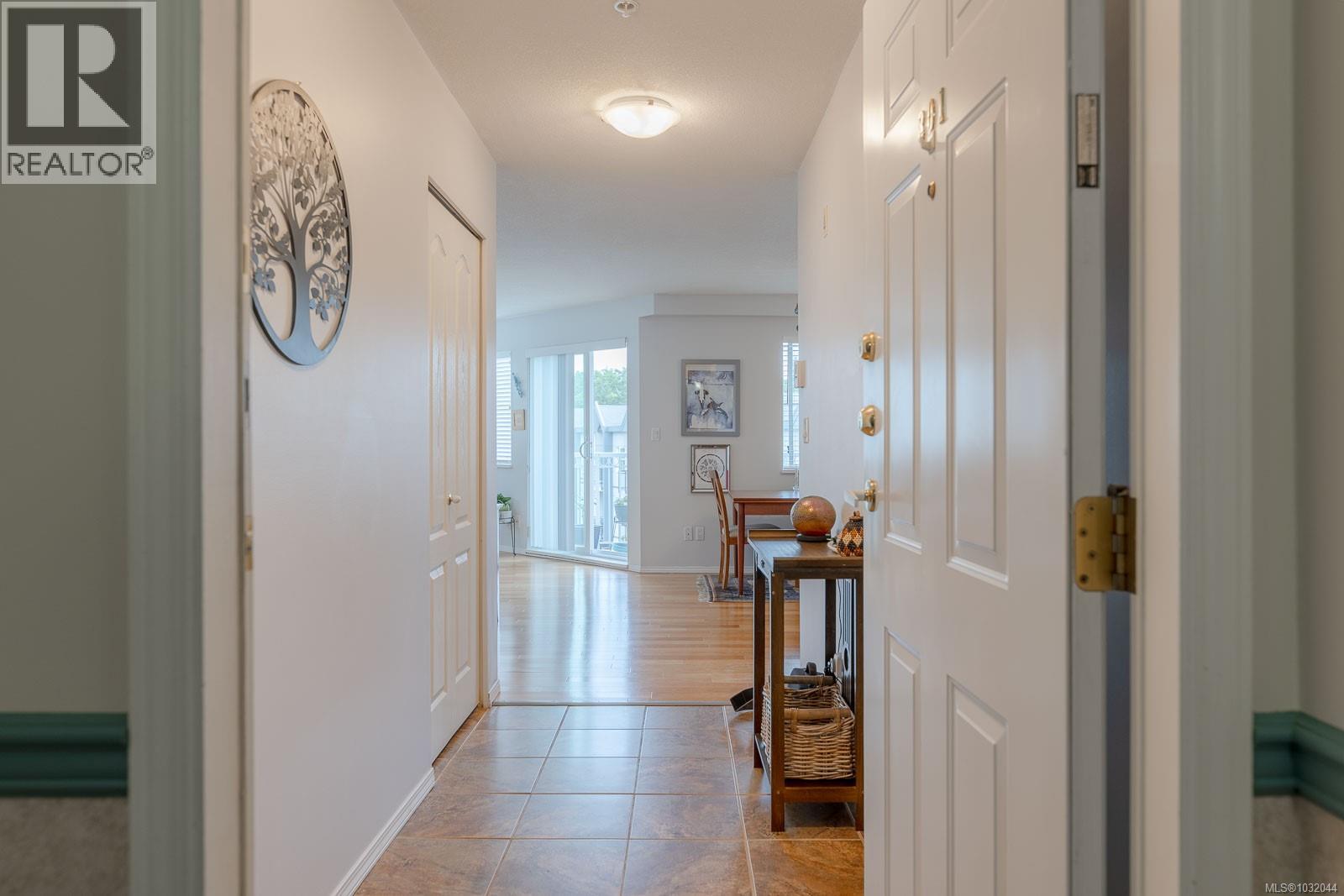 #301 24 Prideaux St - 4