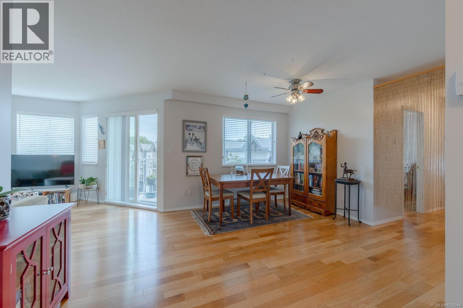 #301 24 PRIDEAUX ST - 6