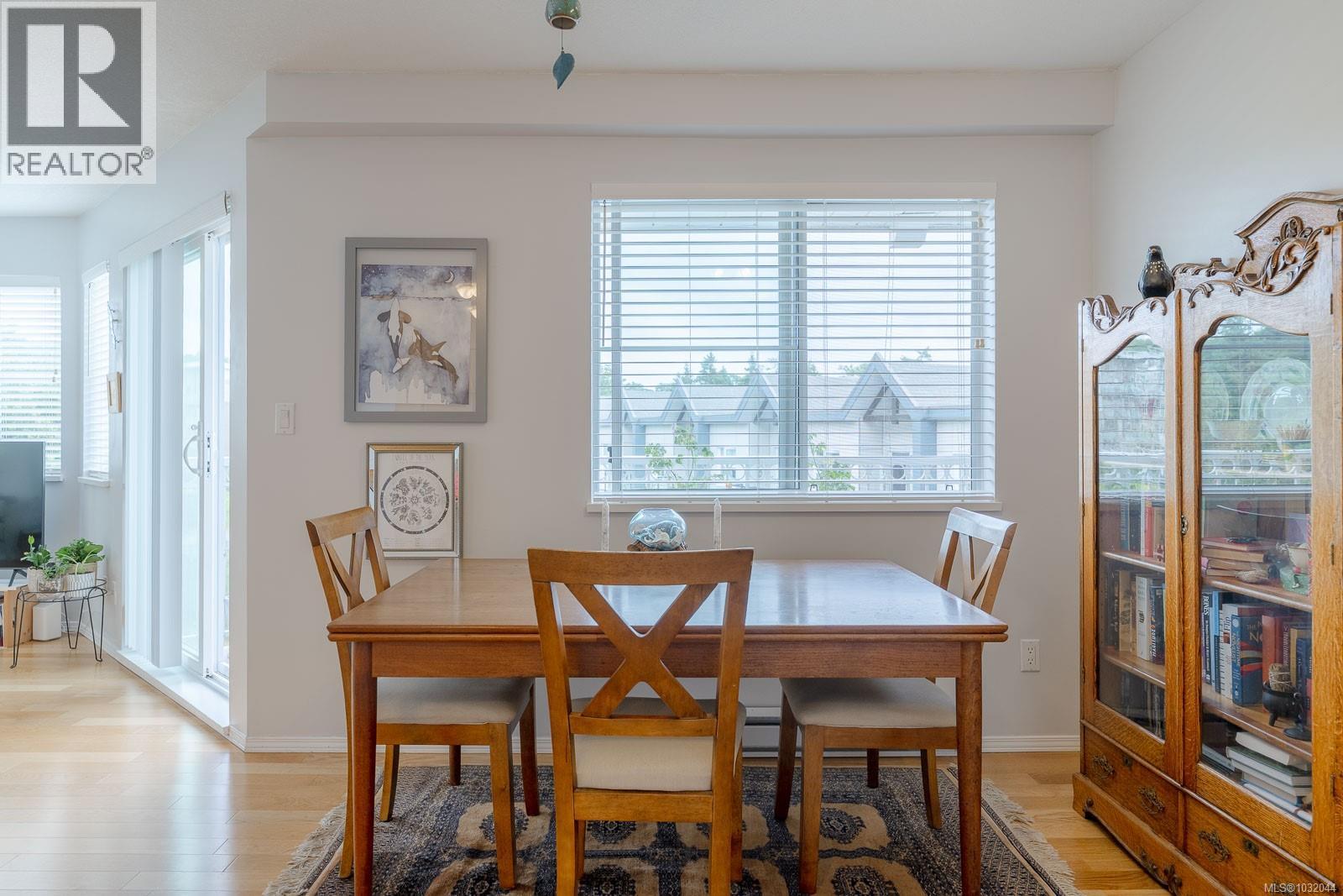 #301 24 PRIDEAUX ST - 7