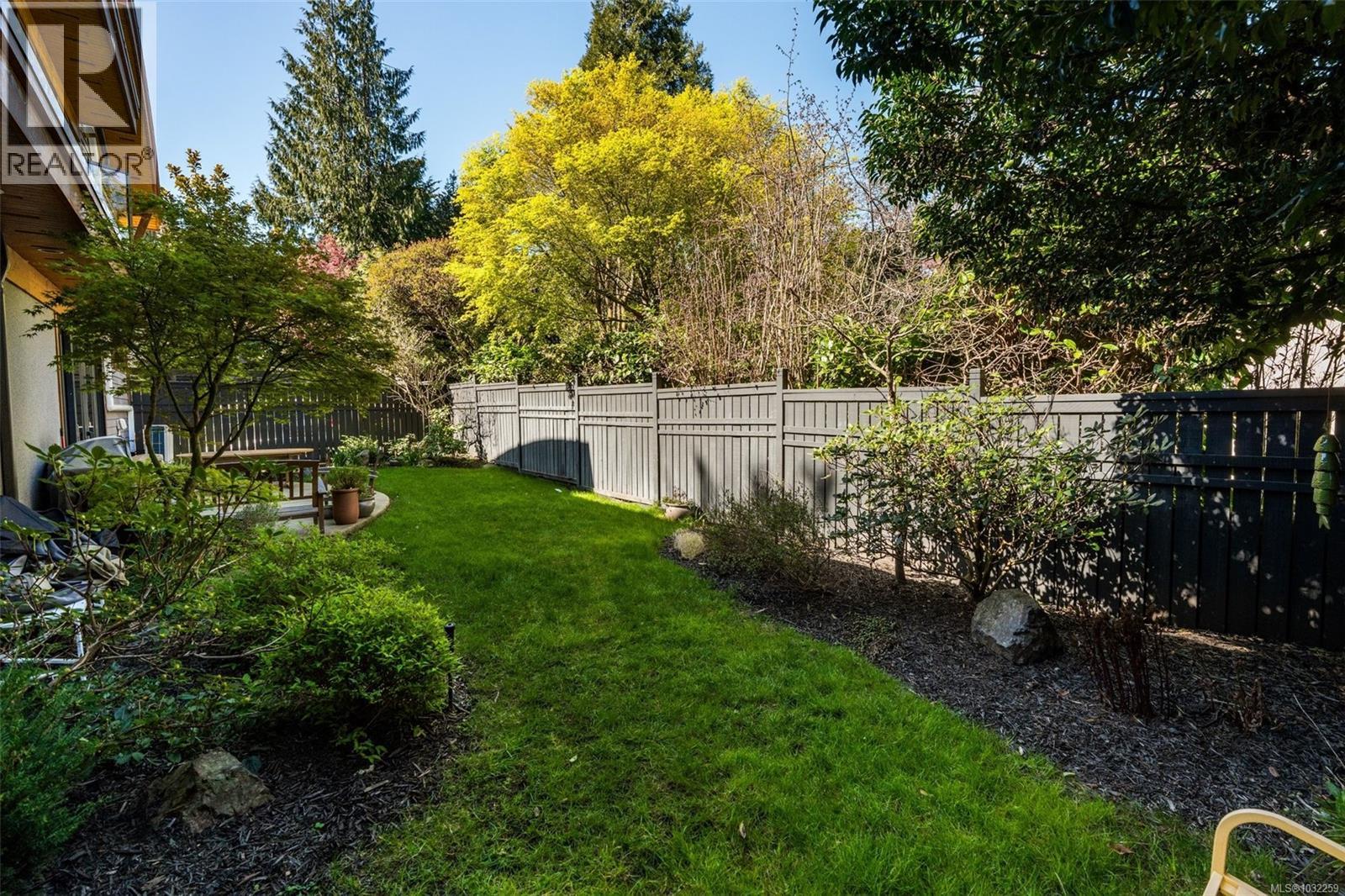 220 MOSS ROCK PL - 39