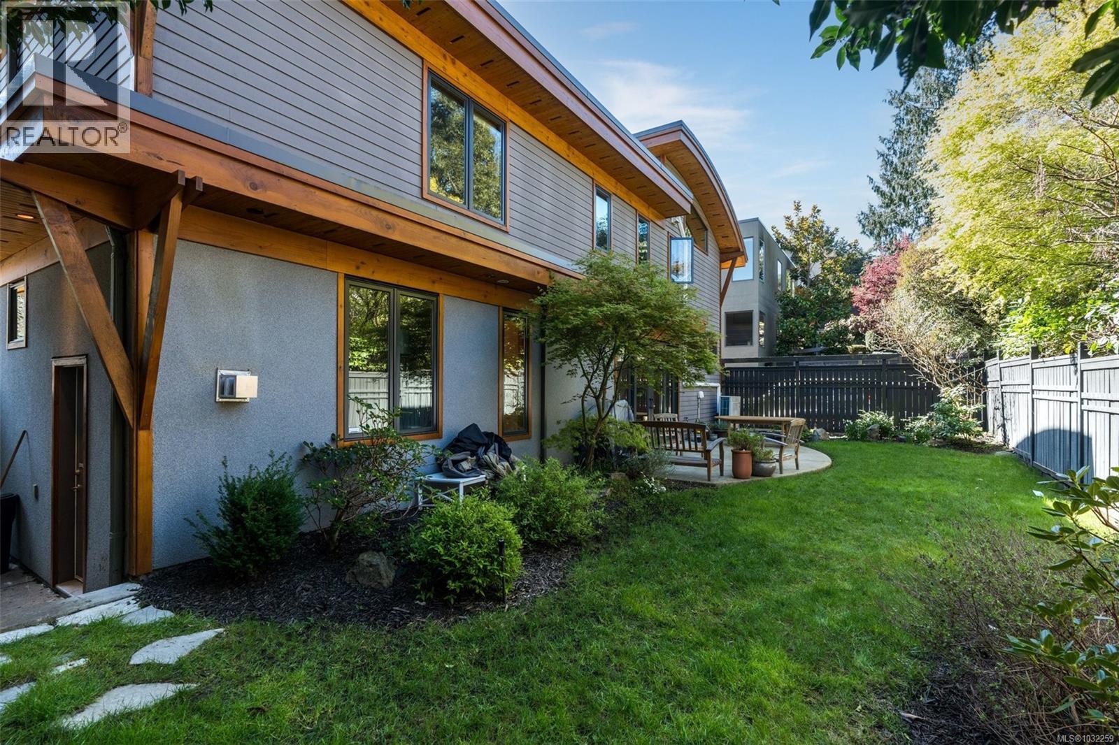 220 MOSS ROCK PL - 40