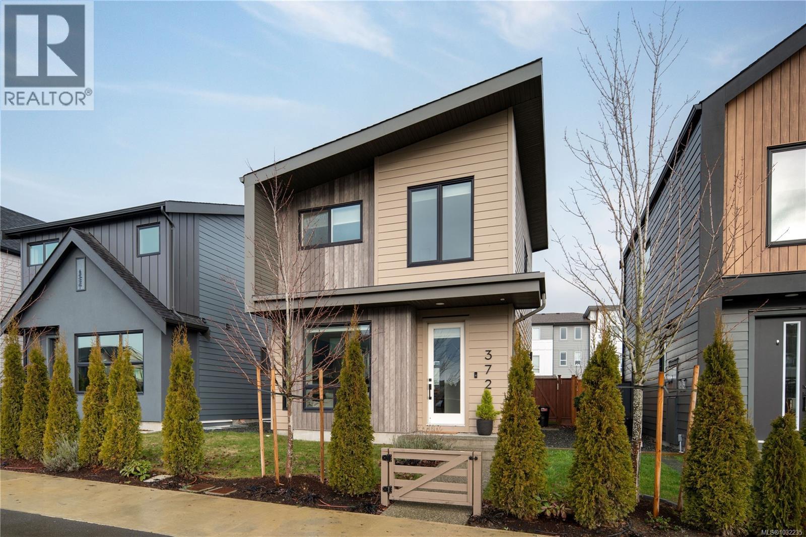 372 TRADEWINDS AVE - 27