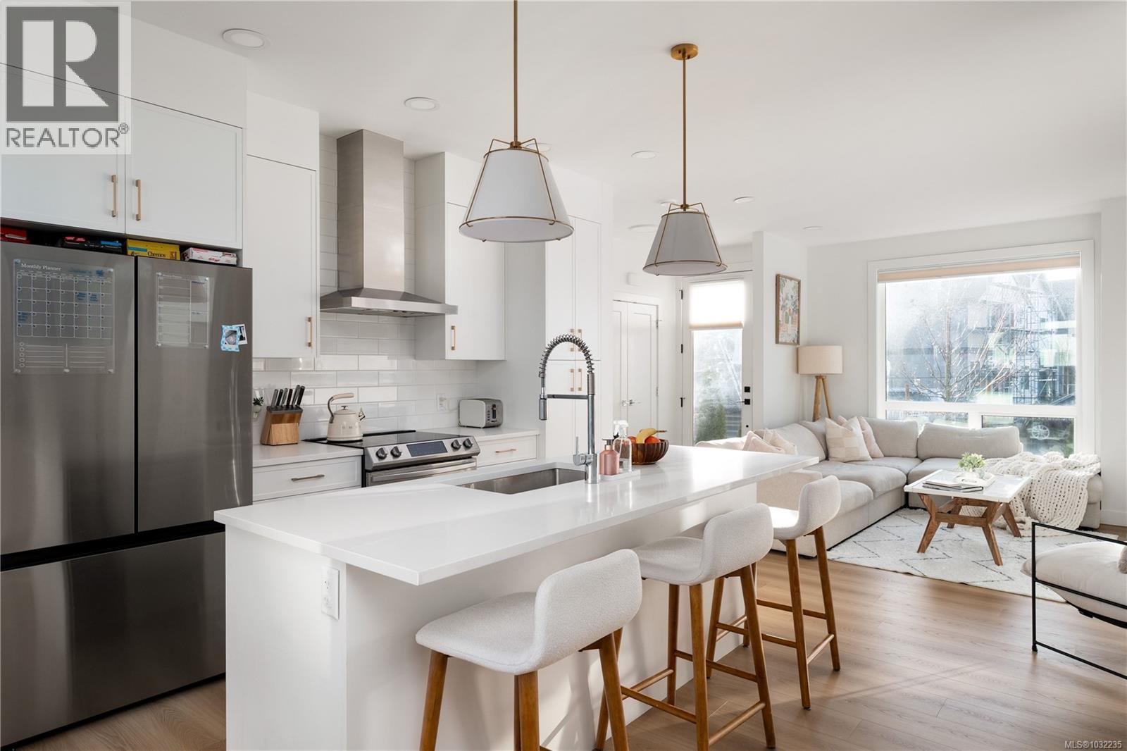 372 TRADEWINDS AVE - Image 3