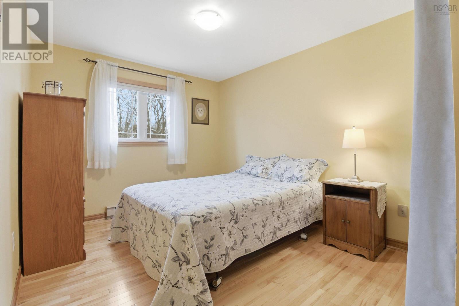 Property 21 of 41 of 9 Amberwood Court