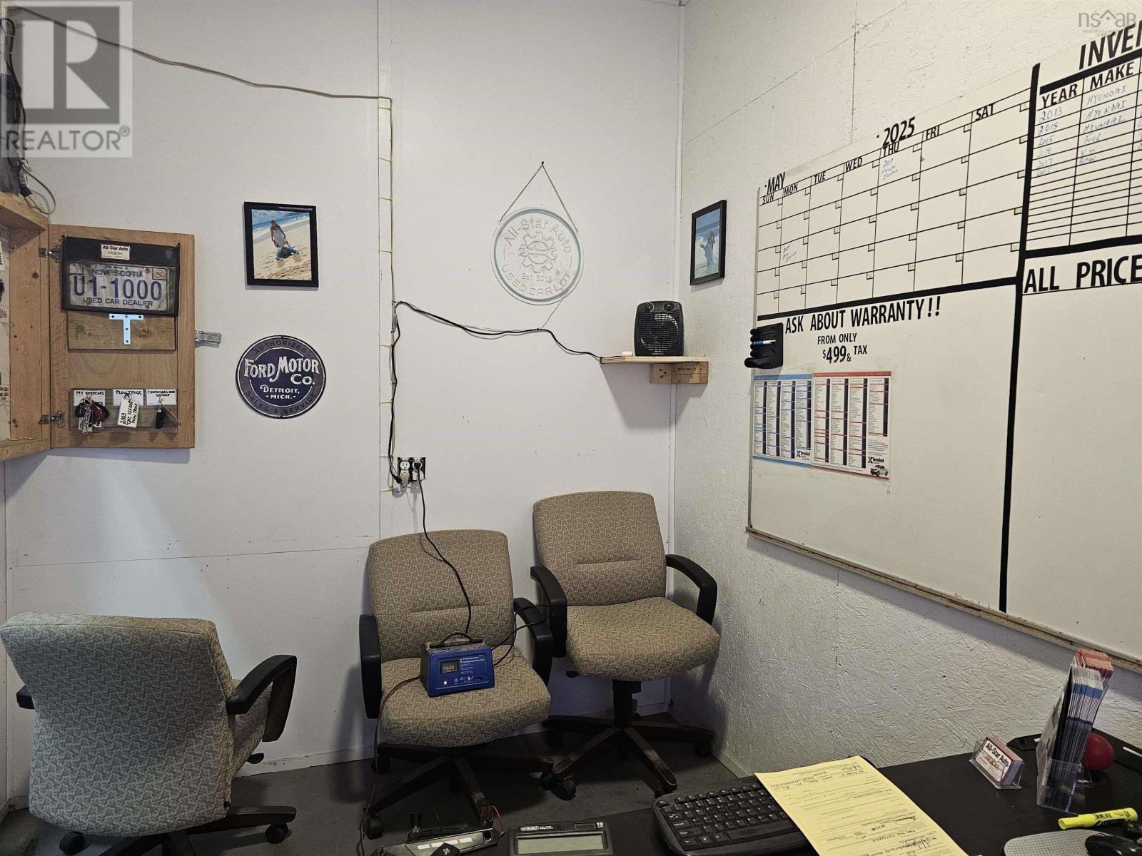 Property 8 of 15 of 155 Queen Street