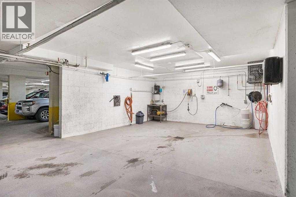 Single Family House Multi-level for Sale in   Eau Claire Avenue SW Eau Claire Calgary 