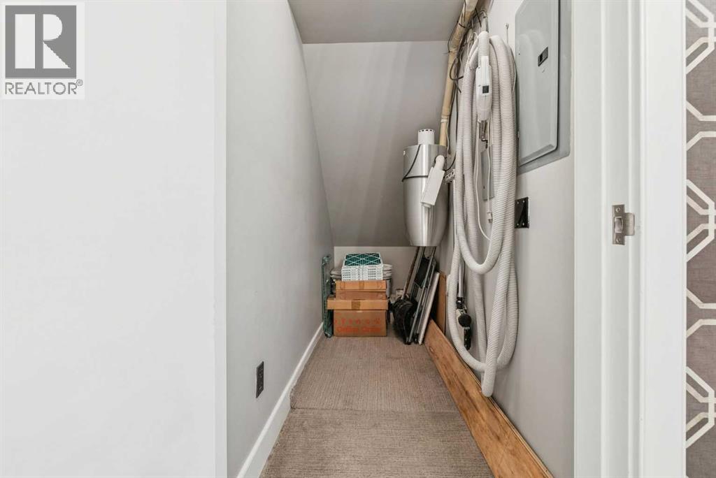 Single Family House Multi-level for Sale in   Eau Claire Avenue SW Eau Claire Calgary 