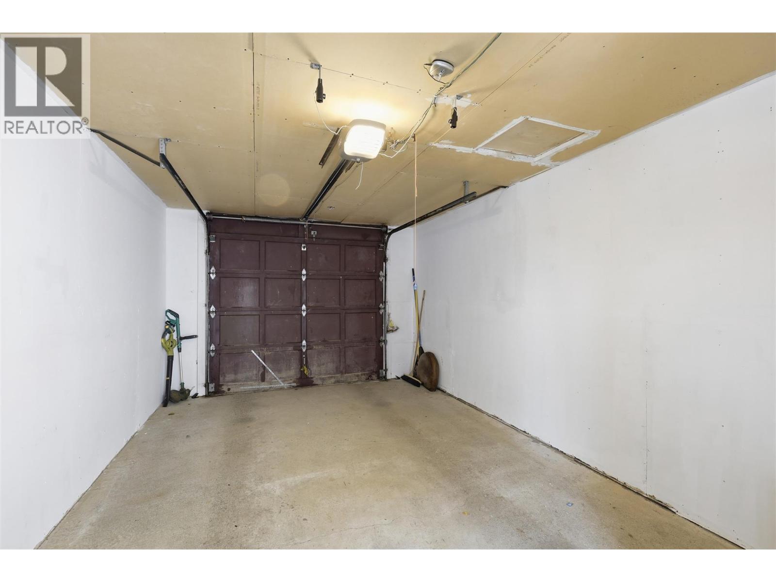 1544 CANFORD AVENUE - 31