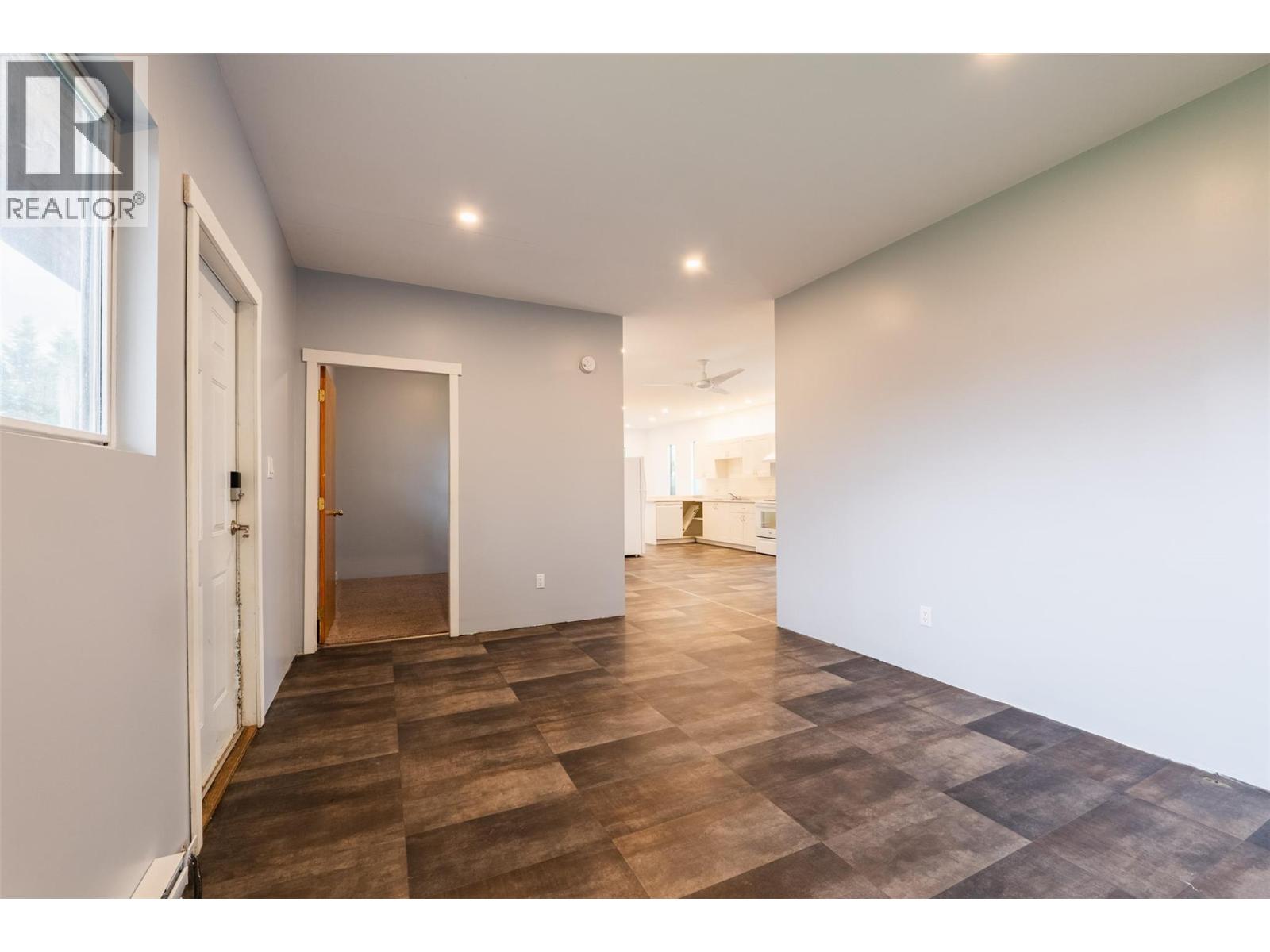 3118 Slocan Park Road - 8