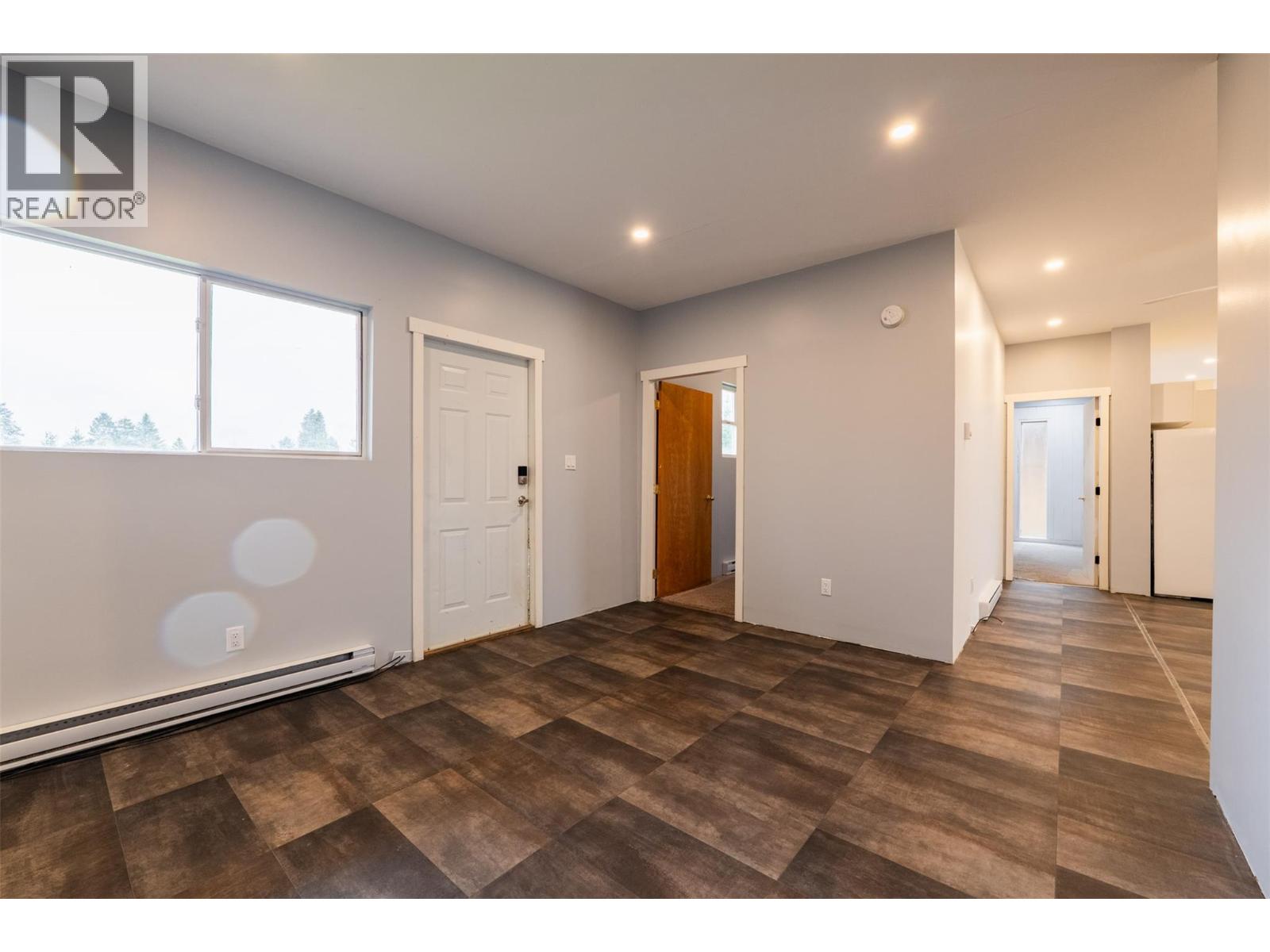 3118 Slocan Park Road - 9