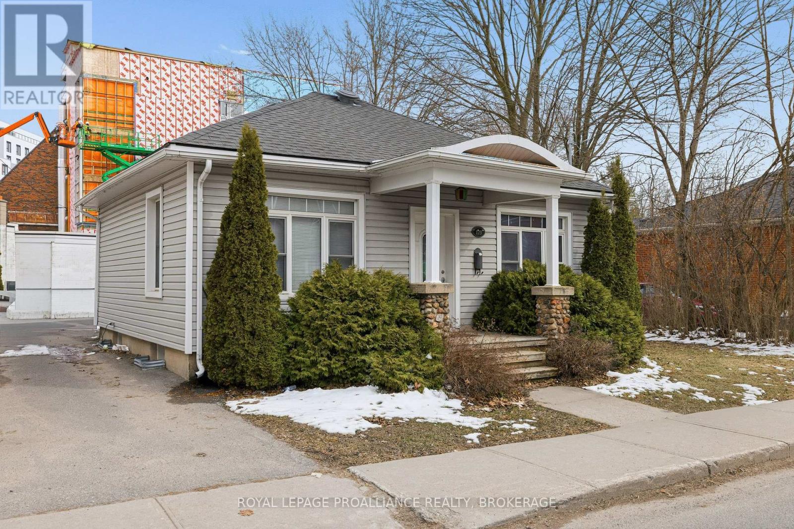 624 PRINCESS STREET - 13