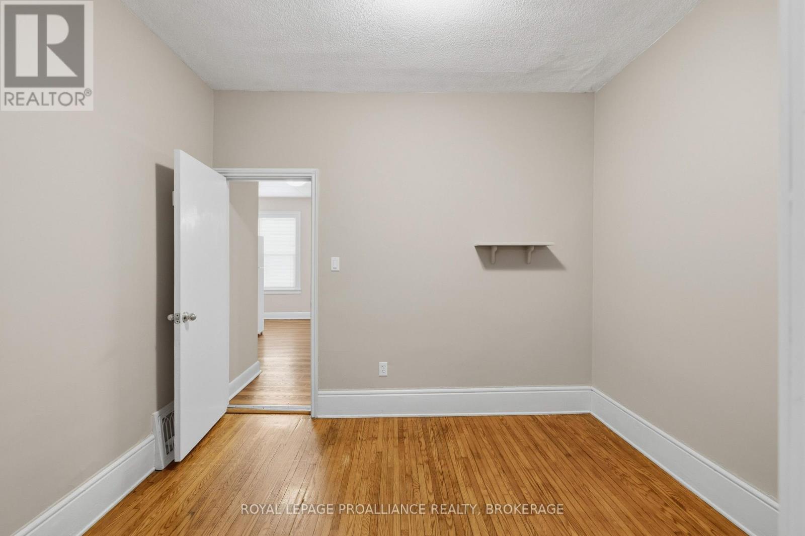 624 PRINCESS STREET - 18