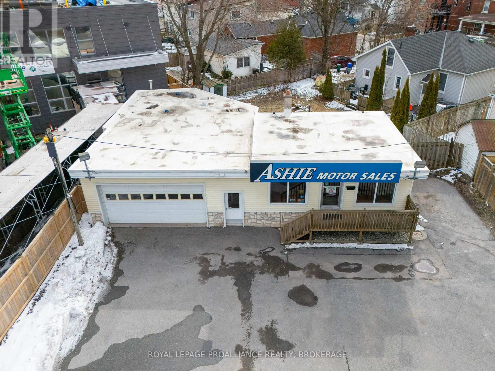 624 PRINCESS STREET - 4