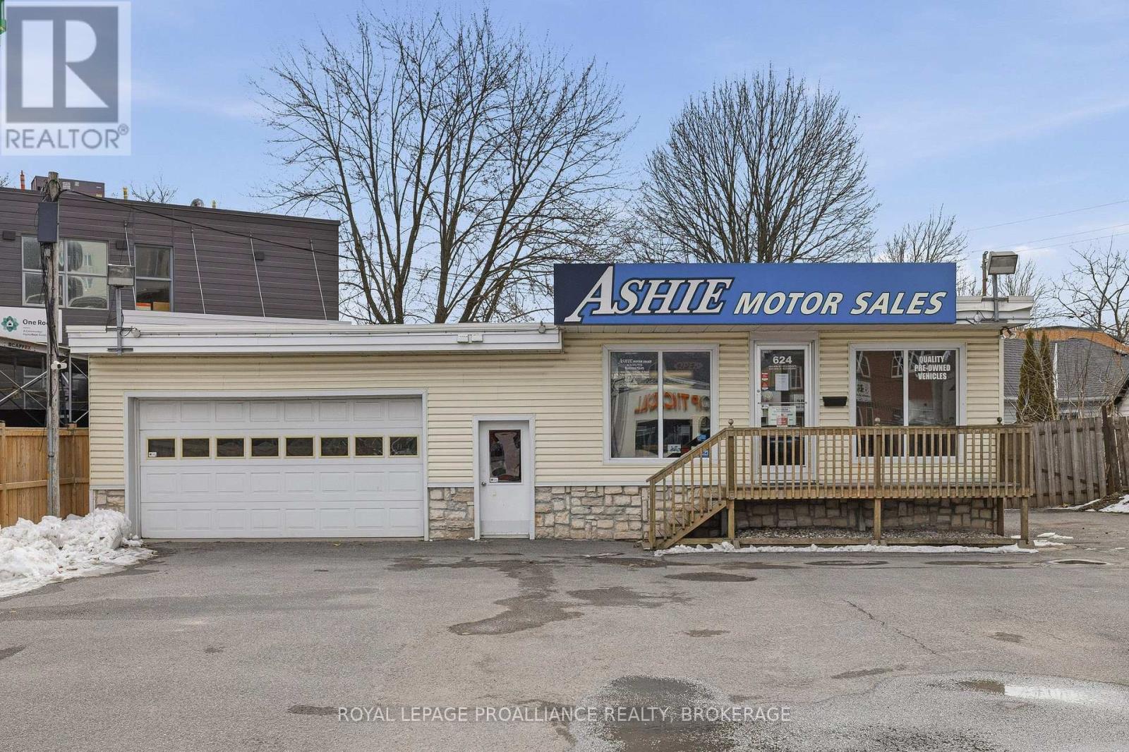 624 PRINCESS STREET - 5