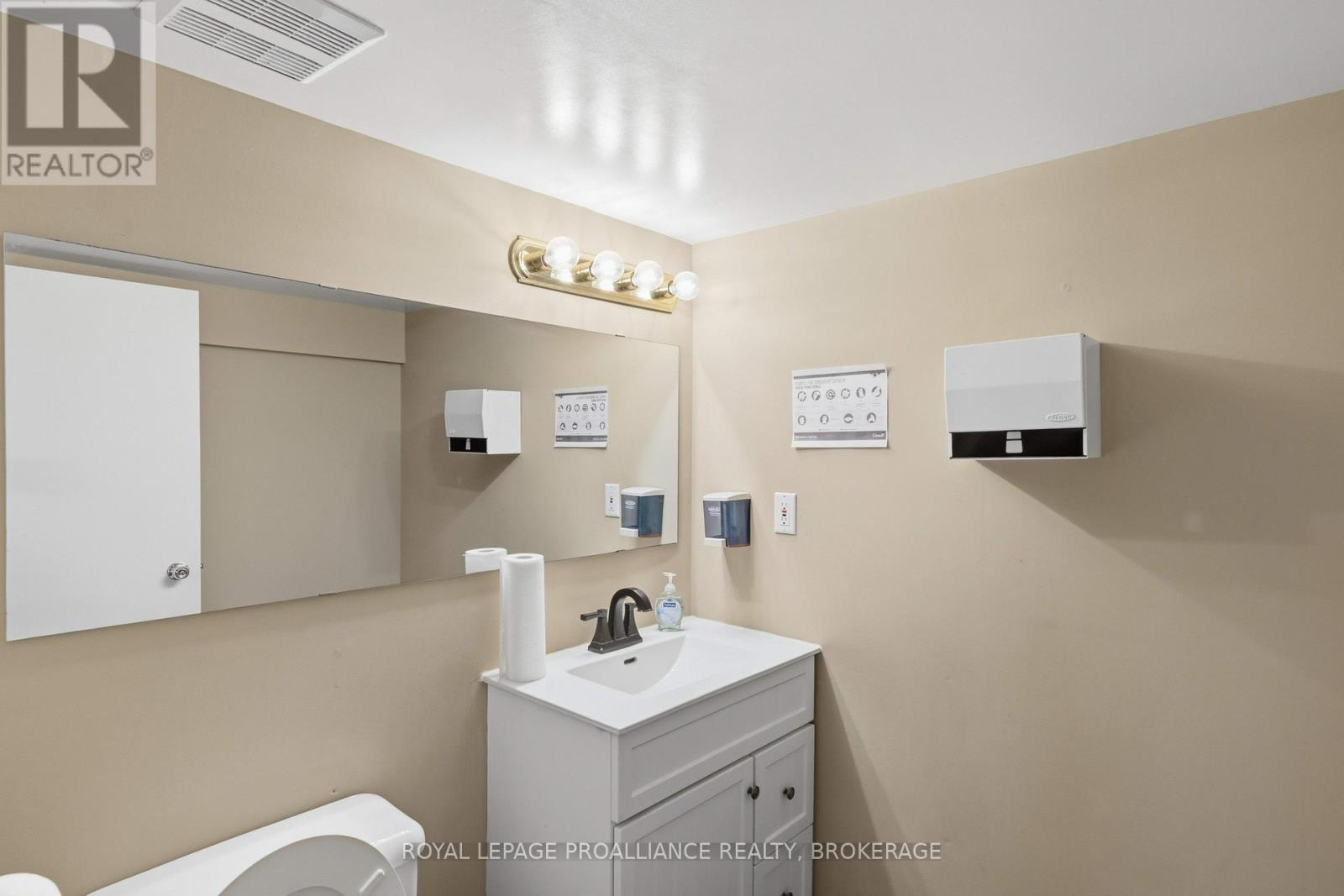 624 PRINCESS STREET - 8