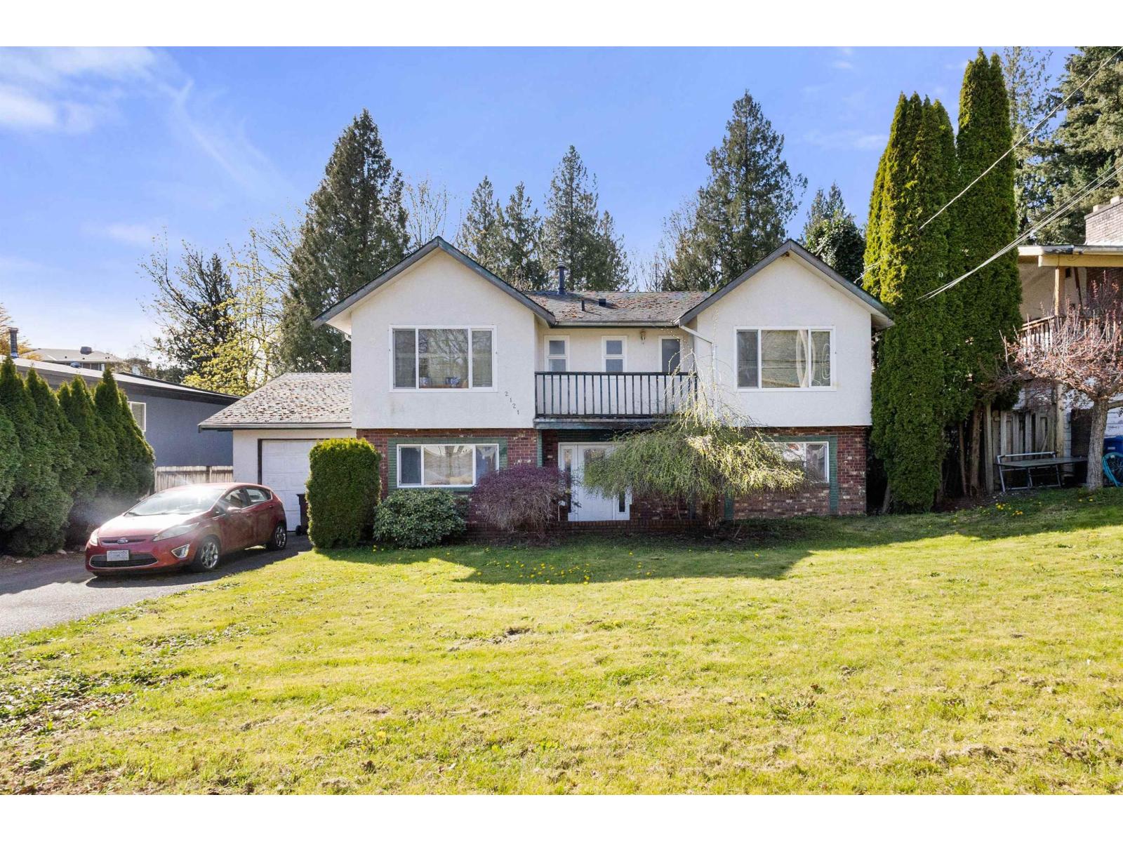 2121 GUILFORD DRIVE