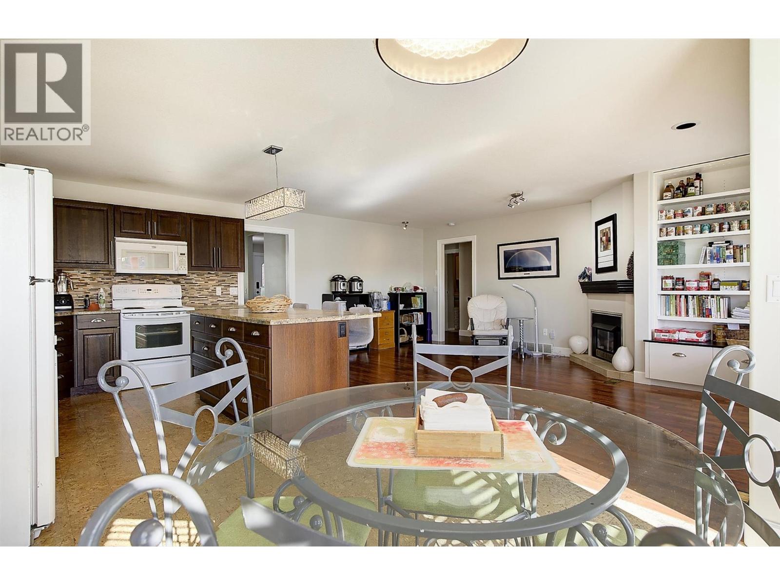  573 Spruceview Place North, Kelowna