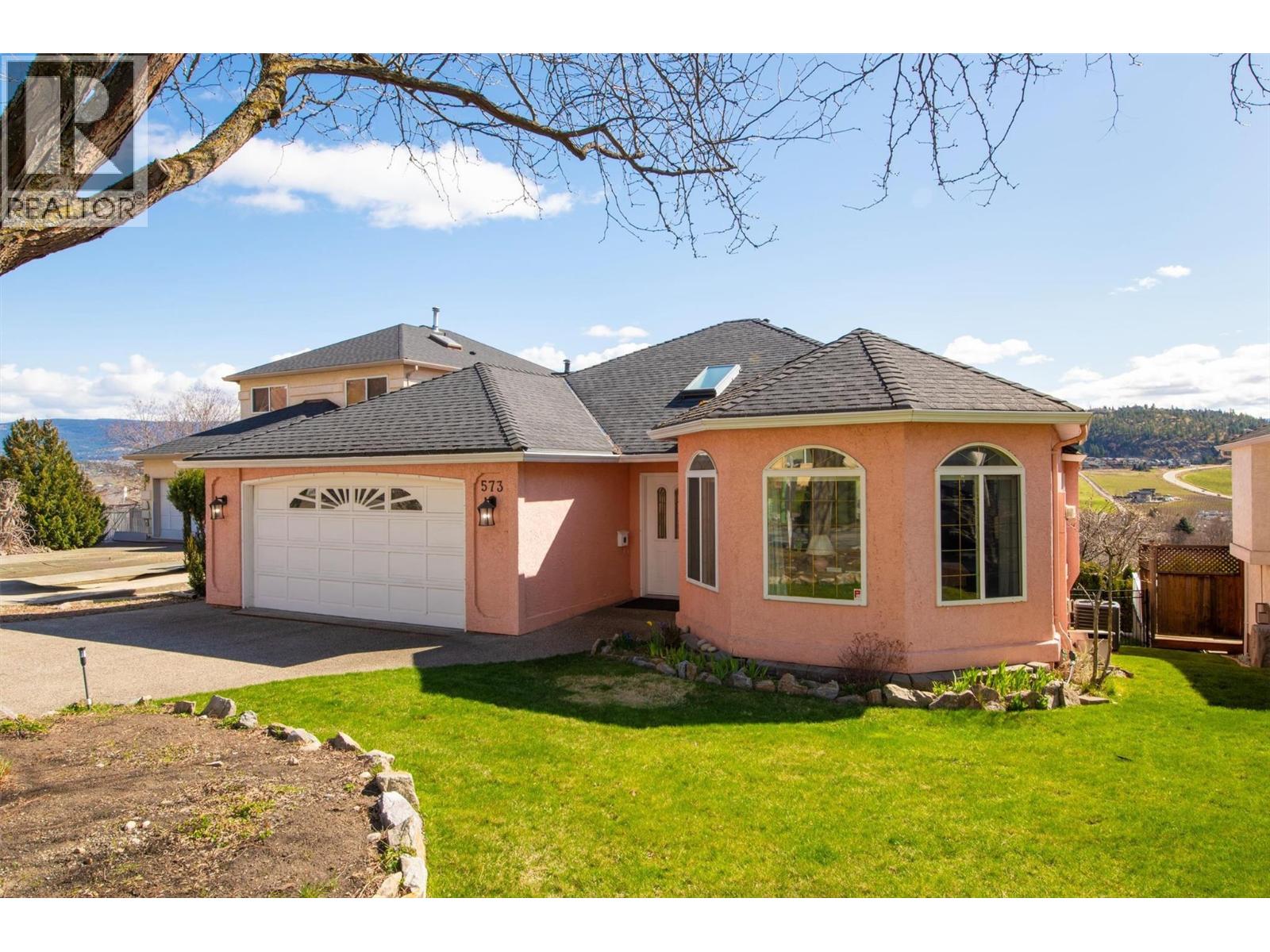  573 Spruceview Place North, Kelowna