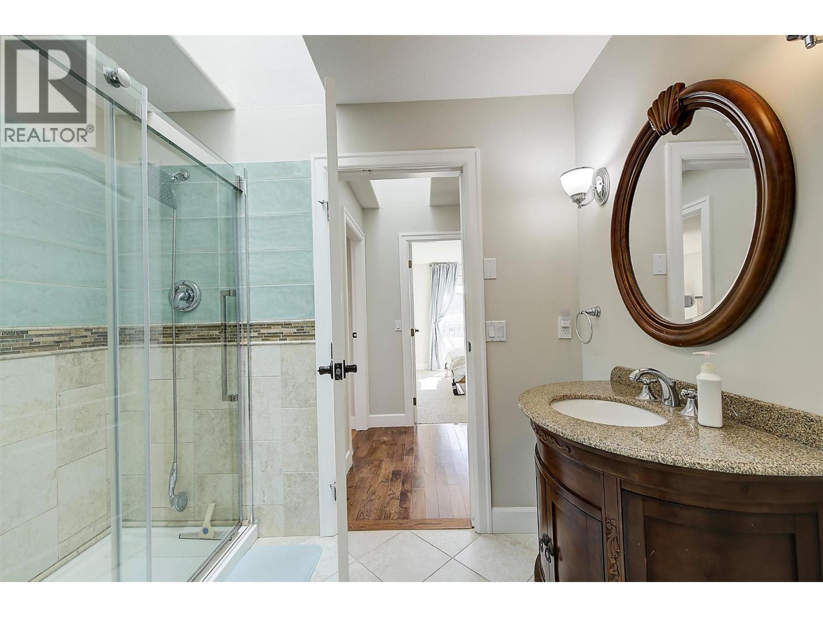  573 Spruceview Place North, Kelowna