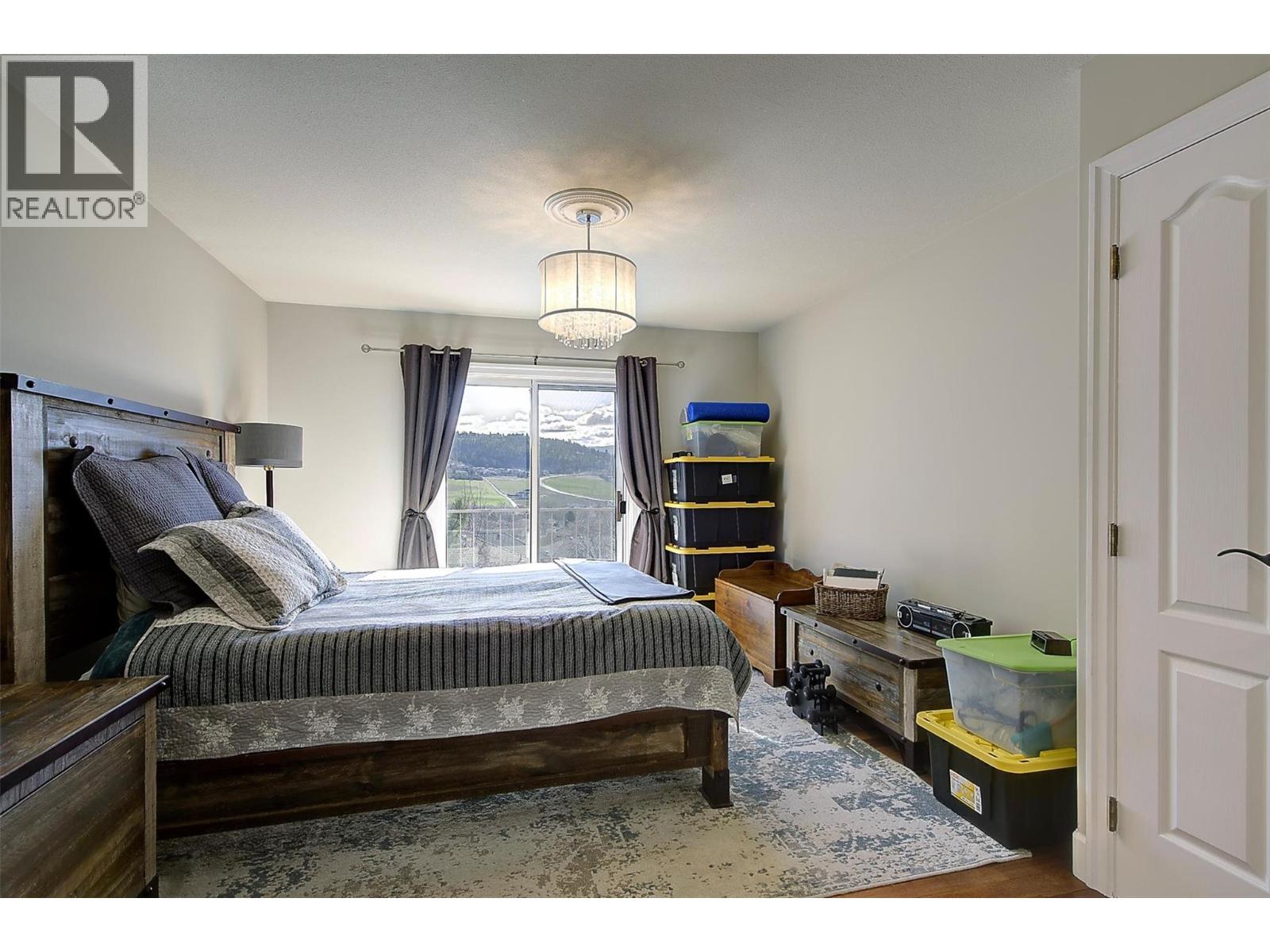  573 Spruceview Place North, Kelowna