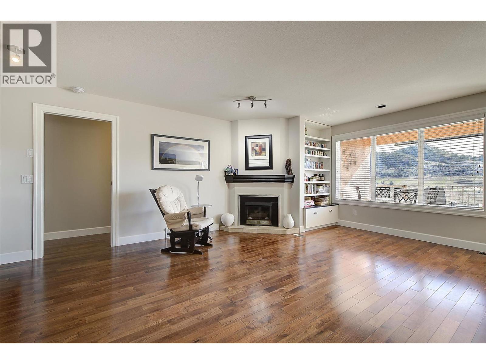  573 Spruceview Place North, Kelowna