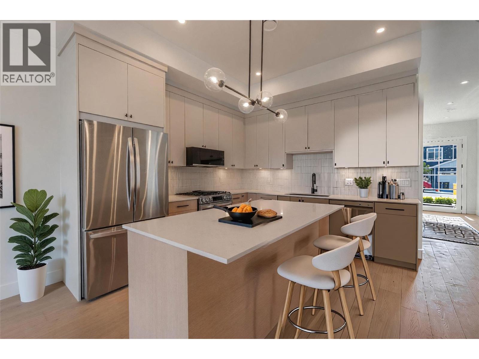  384 Chardonnay Avenue, Oliver