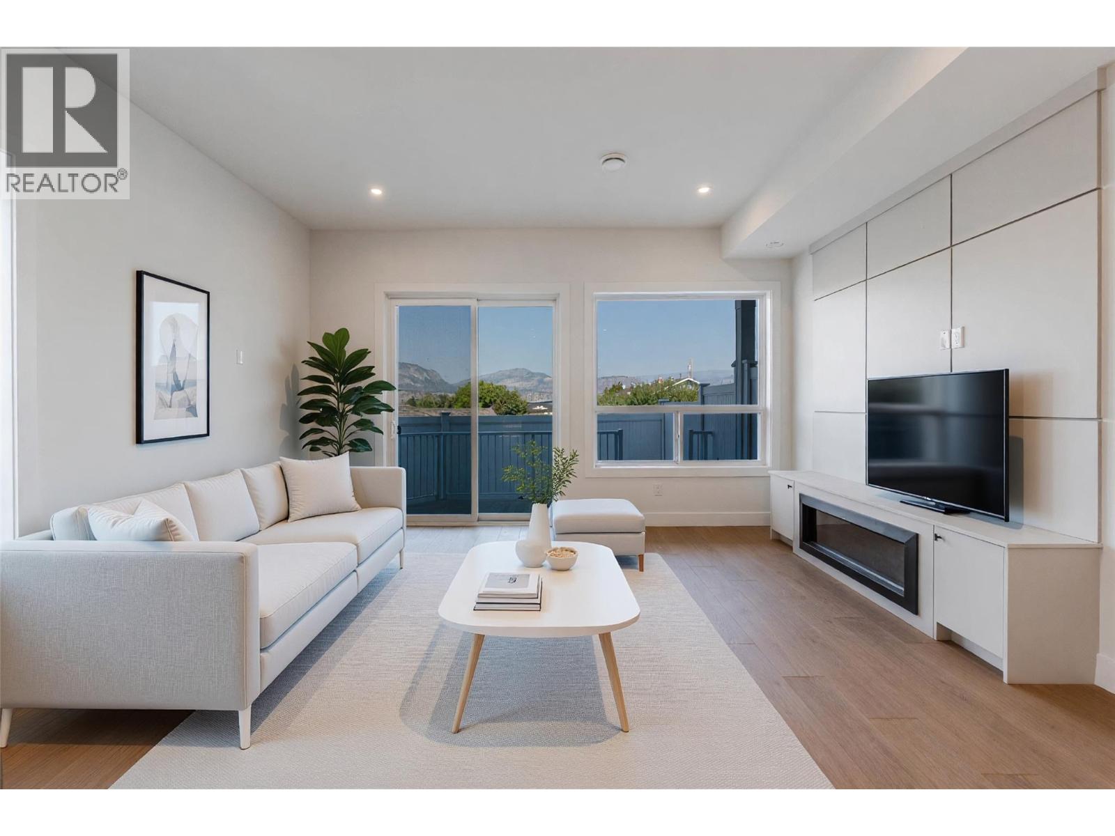  384 Chardonnay Avenue, Oliver