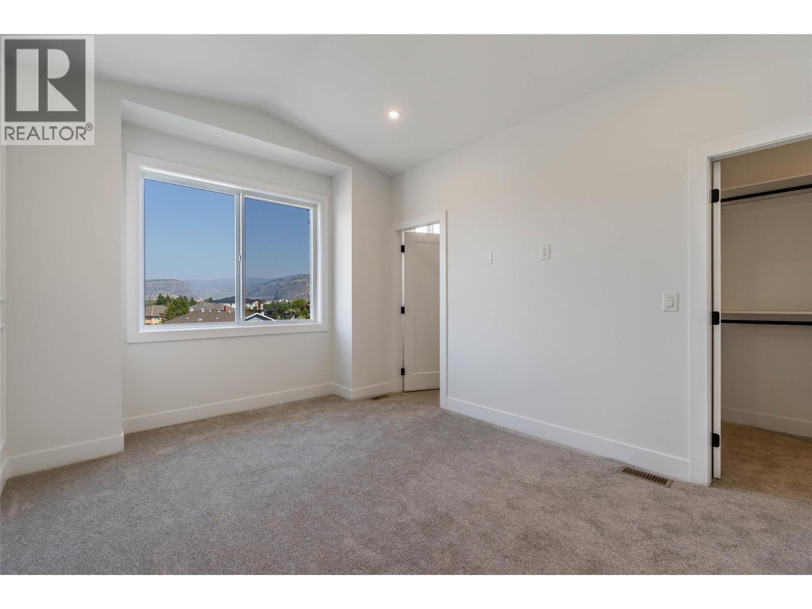  384 Chardonnay Avenue, Oliver