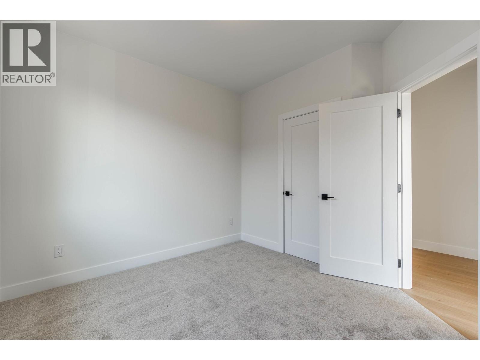  384 Chardonnay Avenue, Oliver