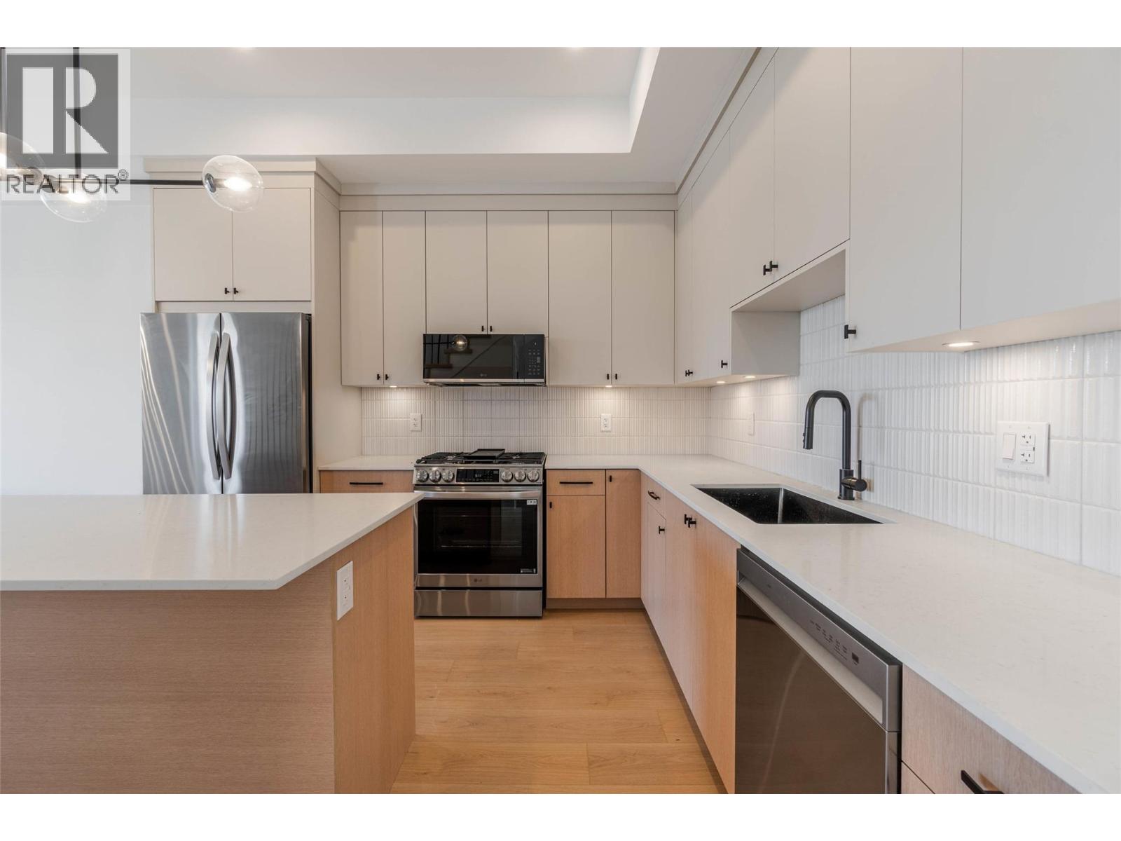 384 Chardonnay Avenue - 10