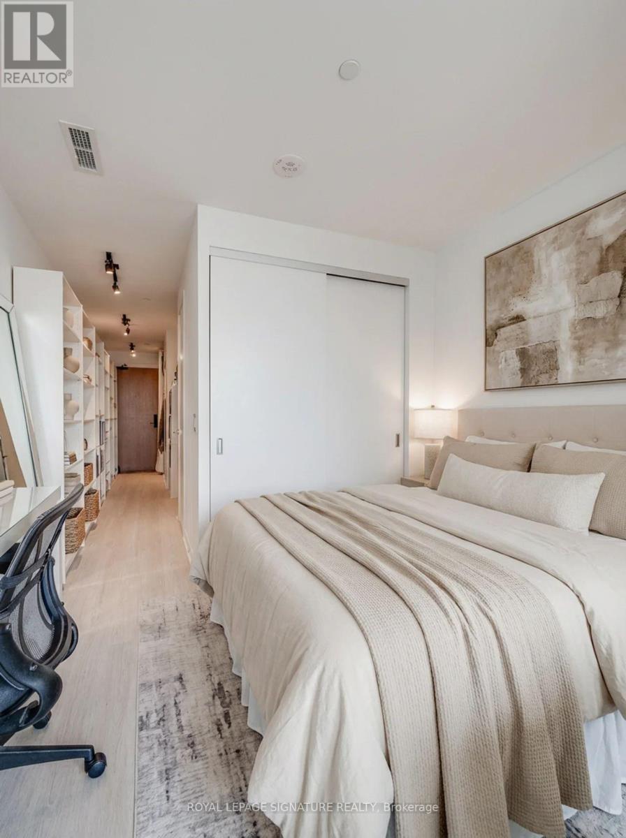 1714 - 195 MCCAUL STREET