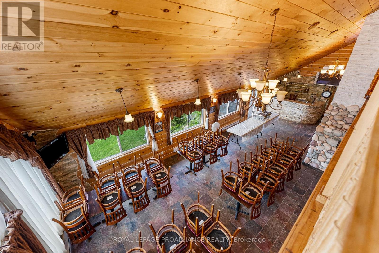 16 BEAVER CREEK LANE - 21