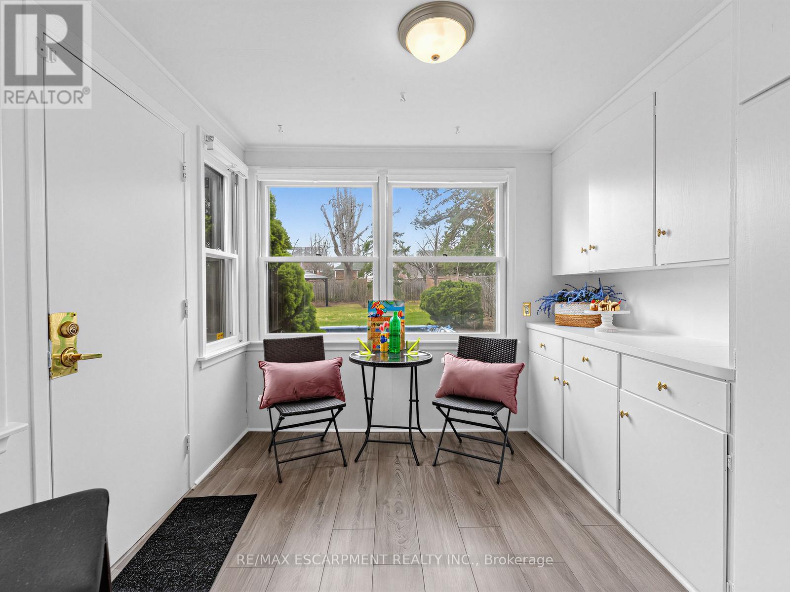 33 MILL STREET S - 16