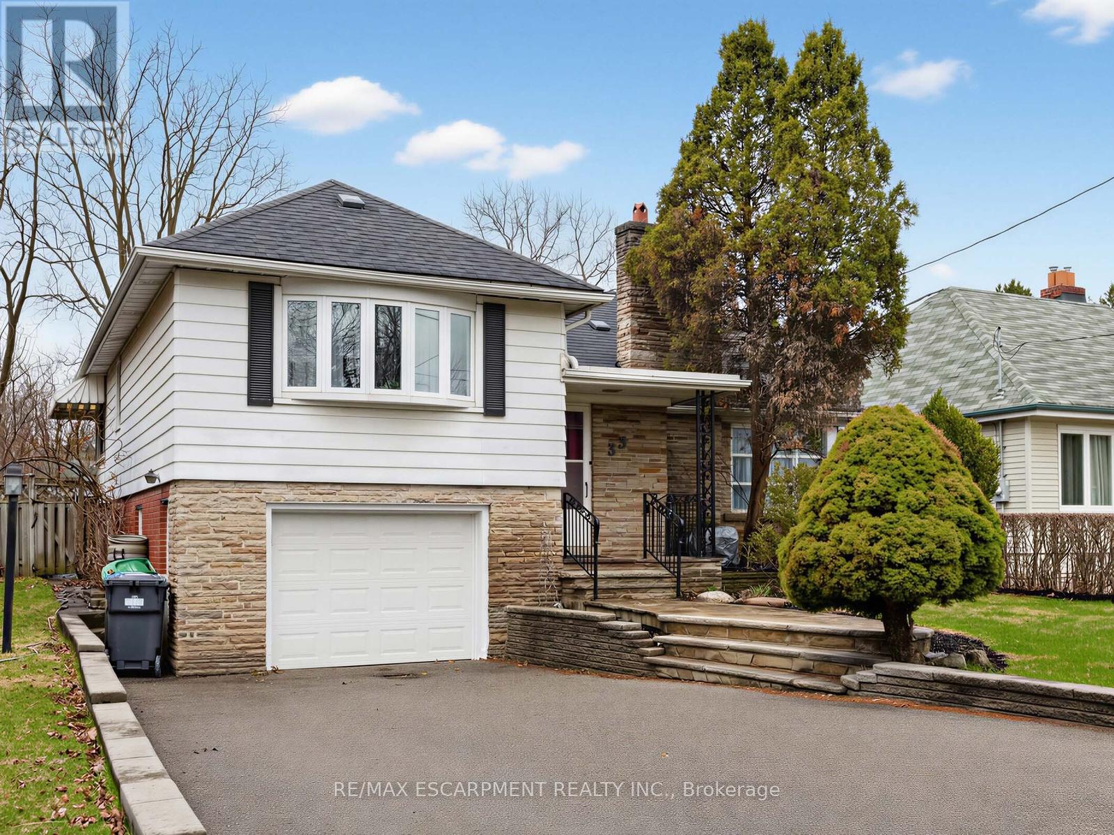 33 MILL STREET S - 2