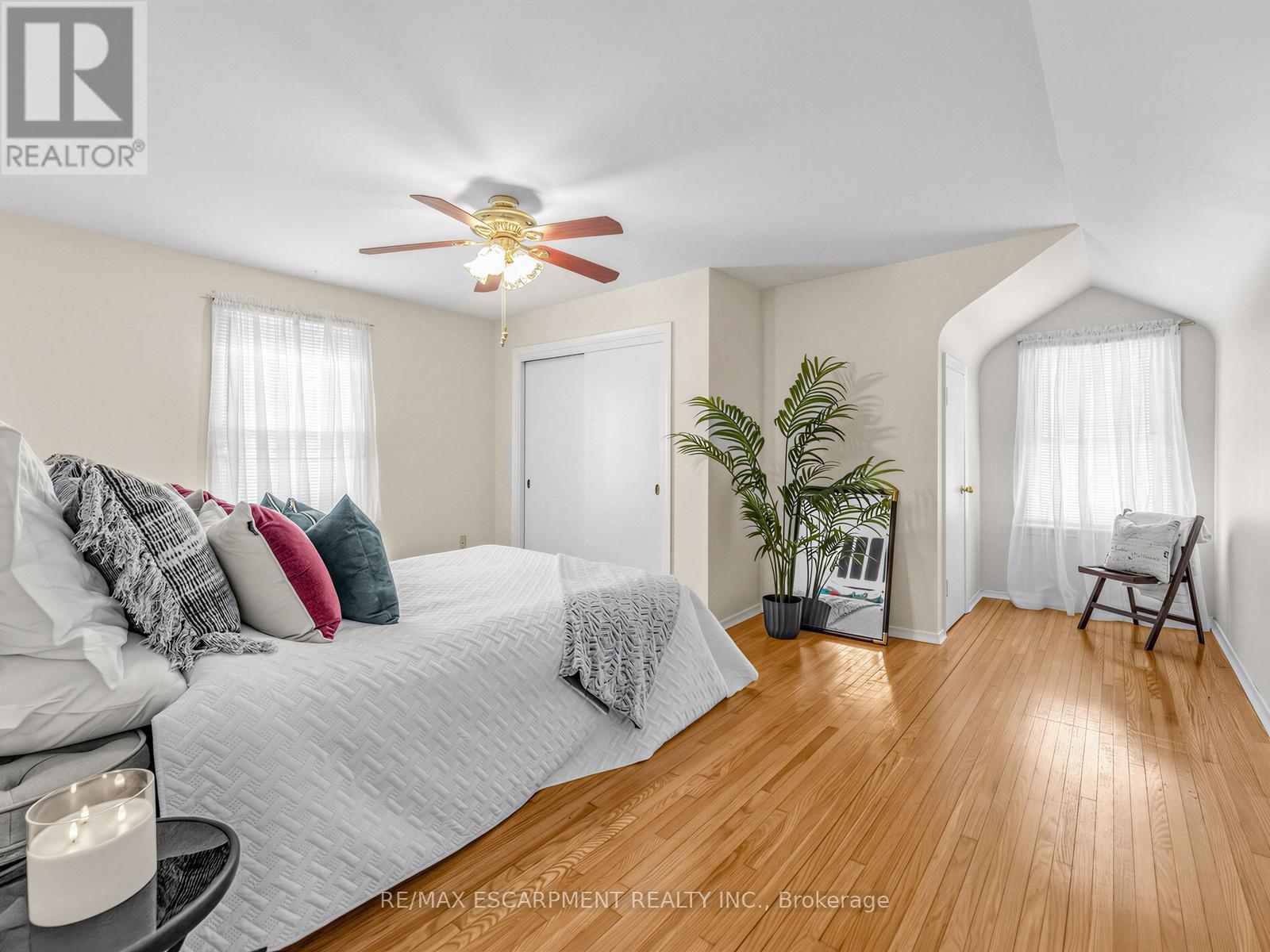 33 MILL STREET S - 22