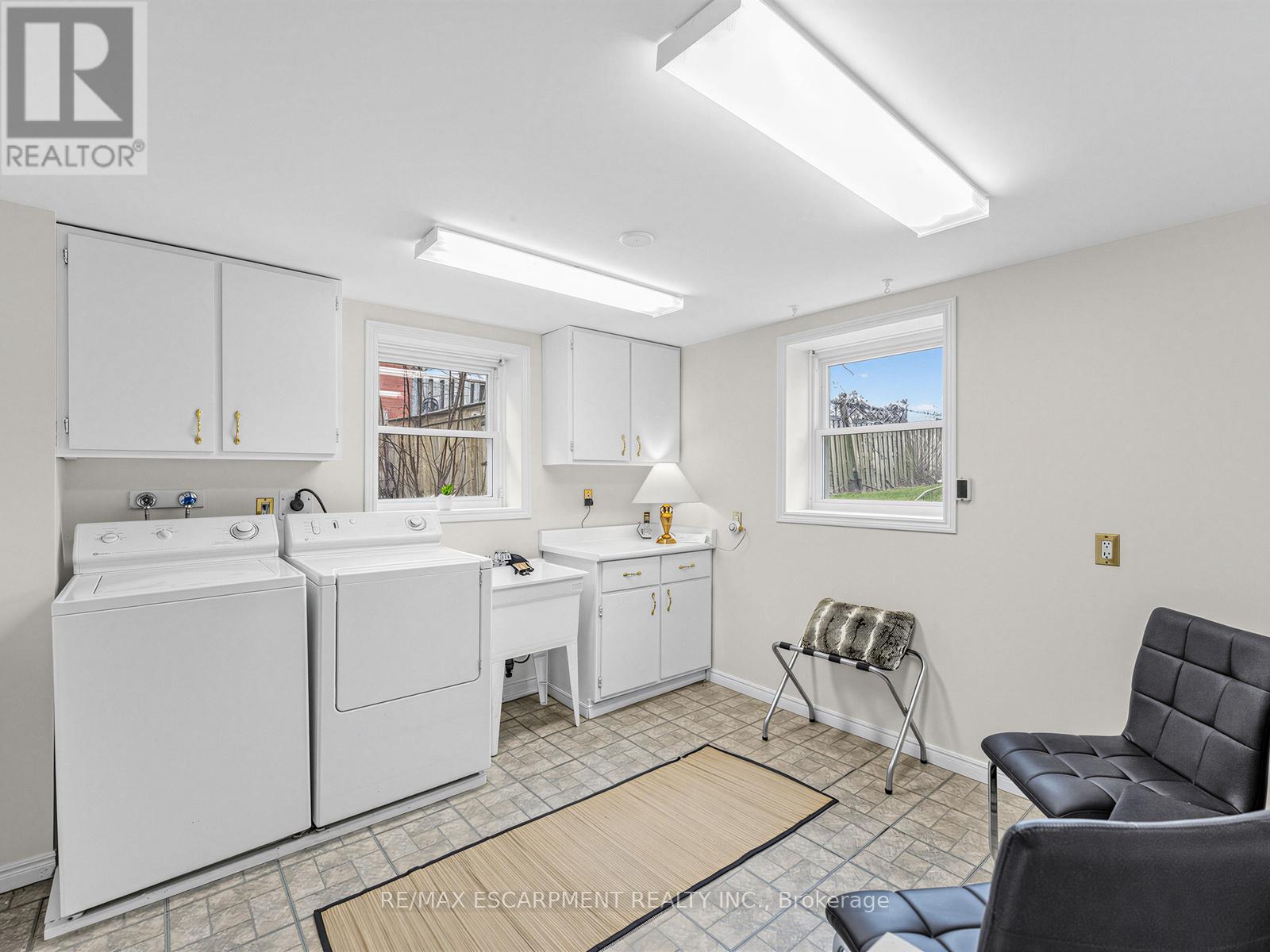 33 MILL STREET S - 25