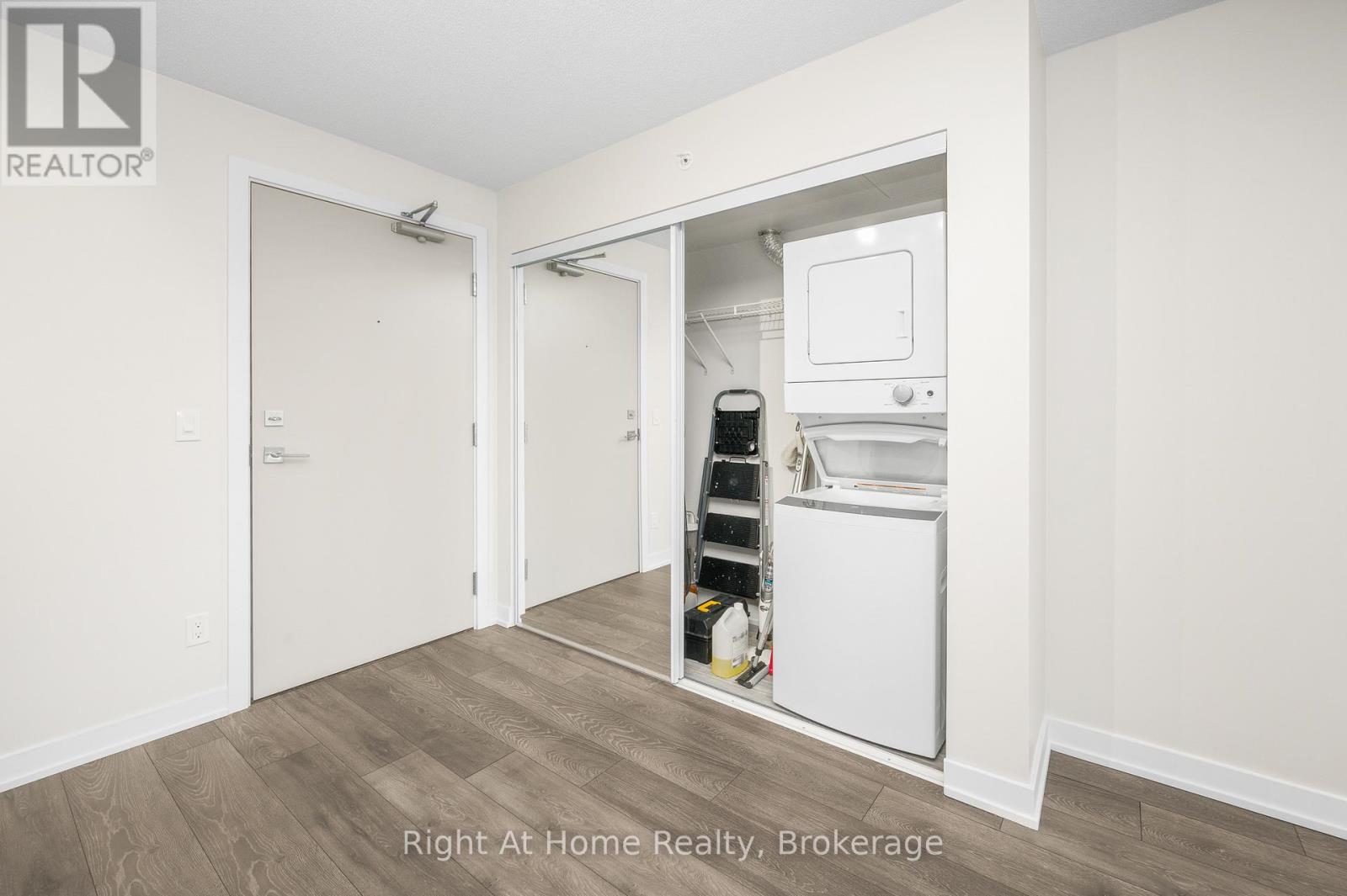 B426 - 1119 COOKE BOULEVARD — photo 29