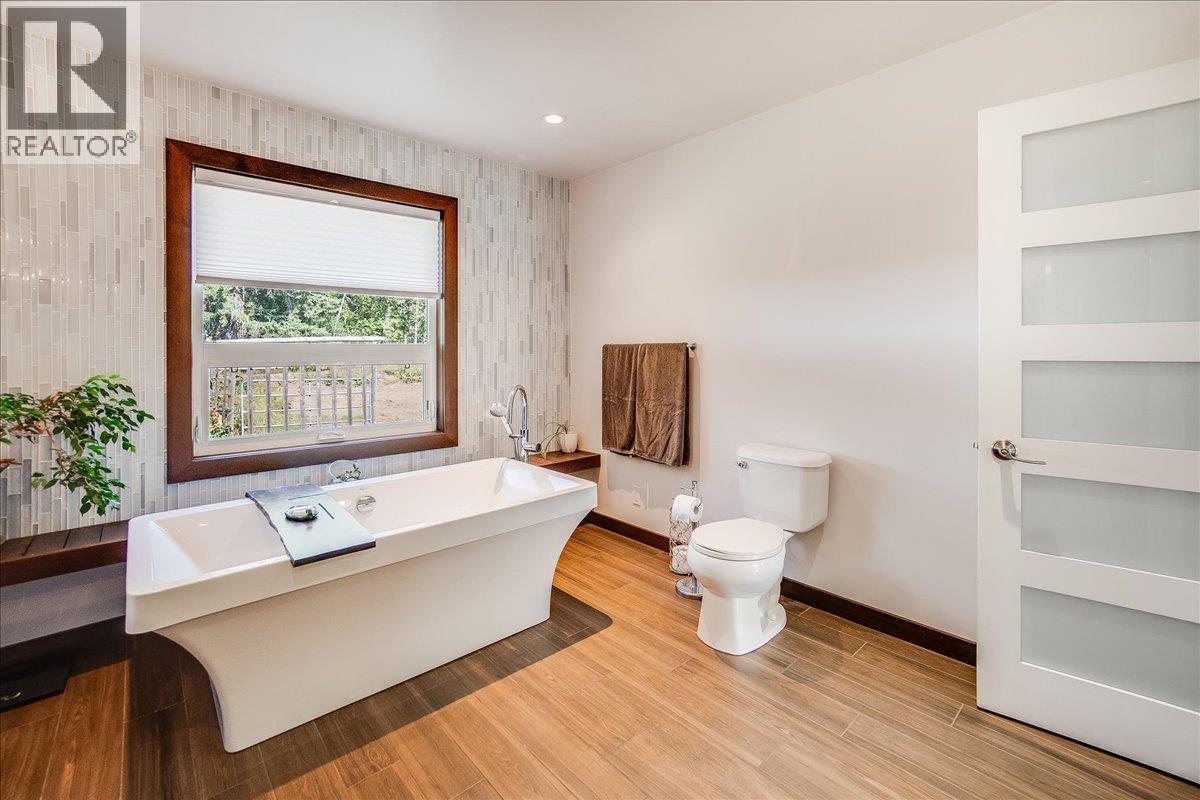 3710 LADYBIRD ROAD - 28