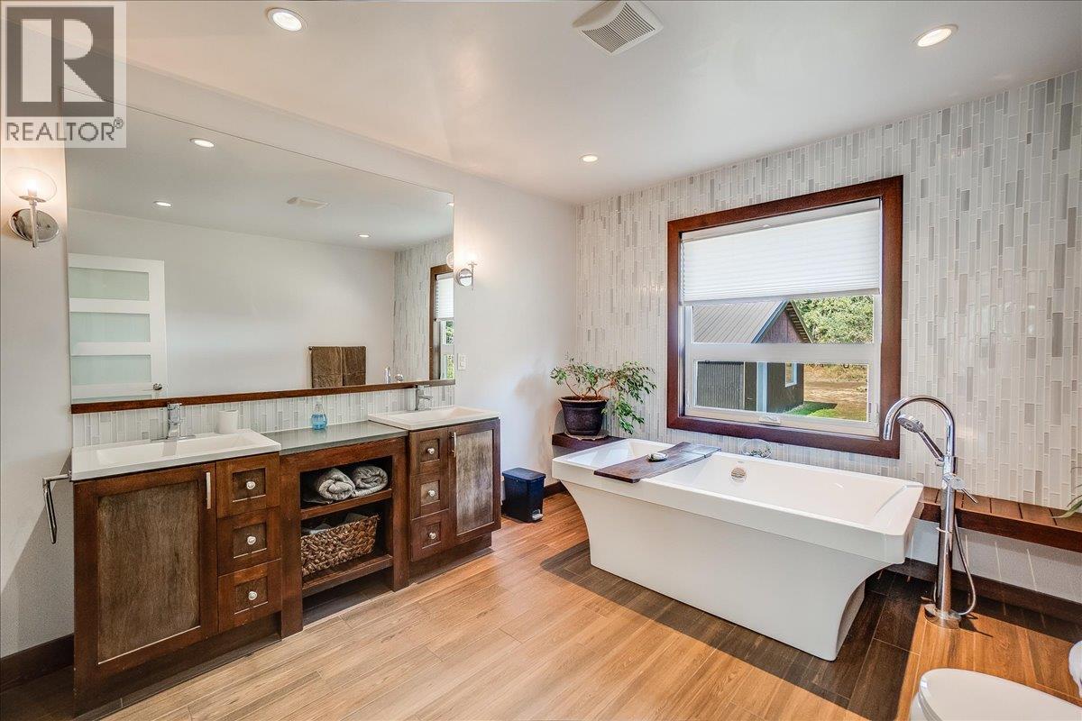 3710 LADYBIRD ROAD - 27