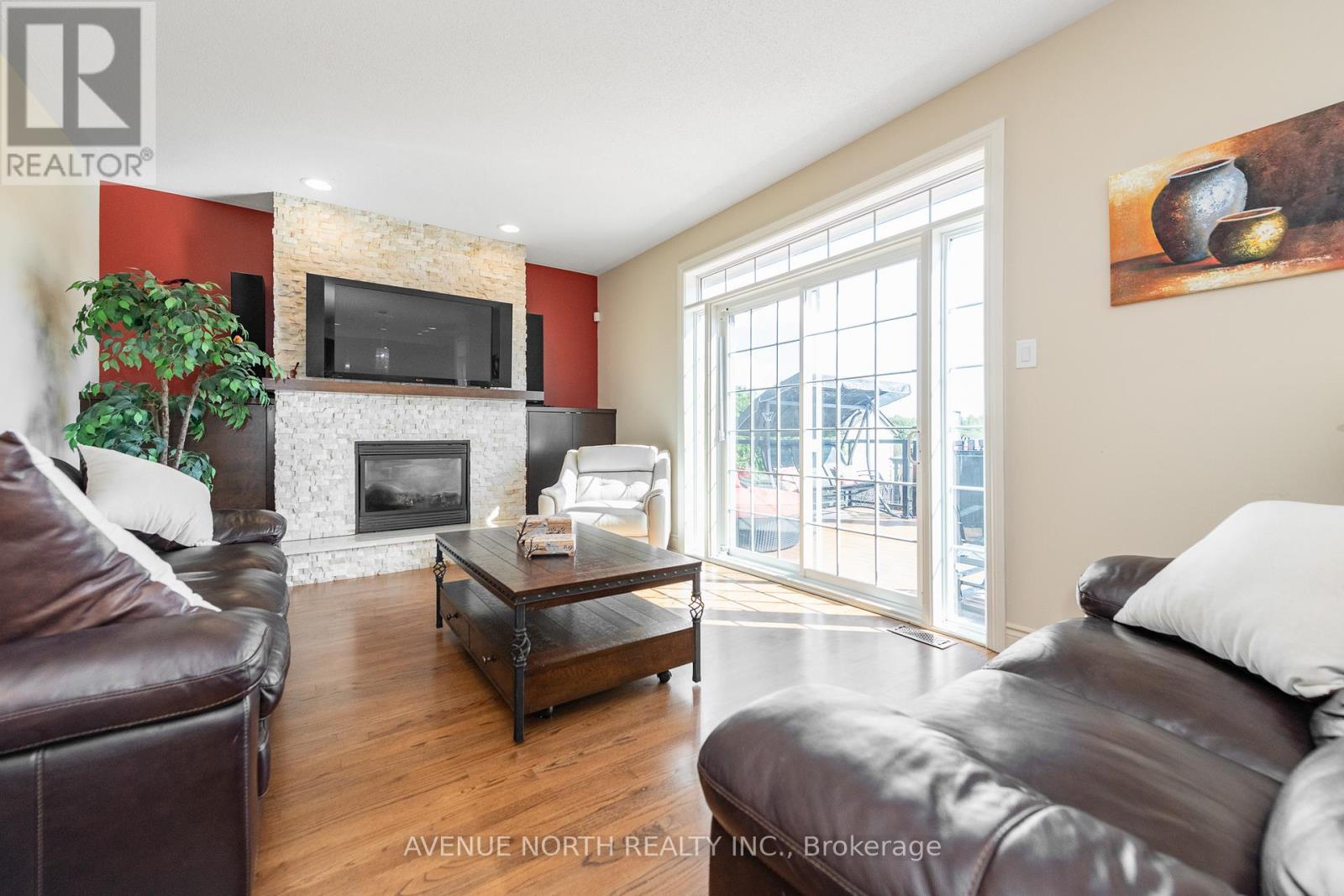 184 FELICITY CRESCENT - 18